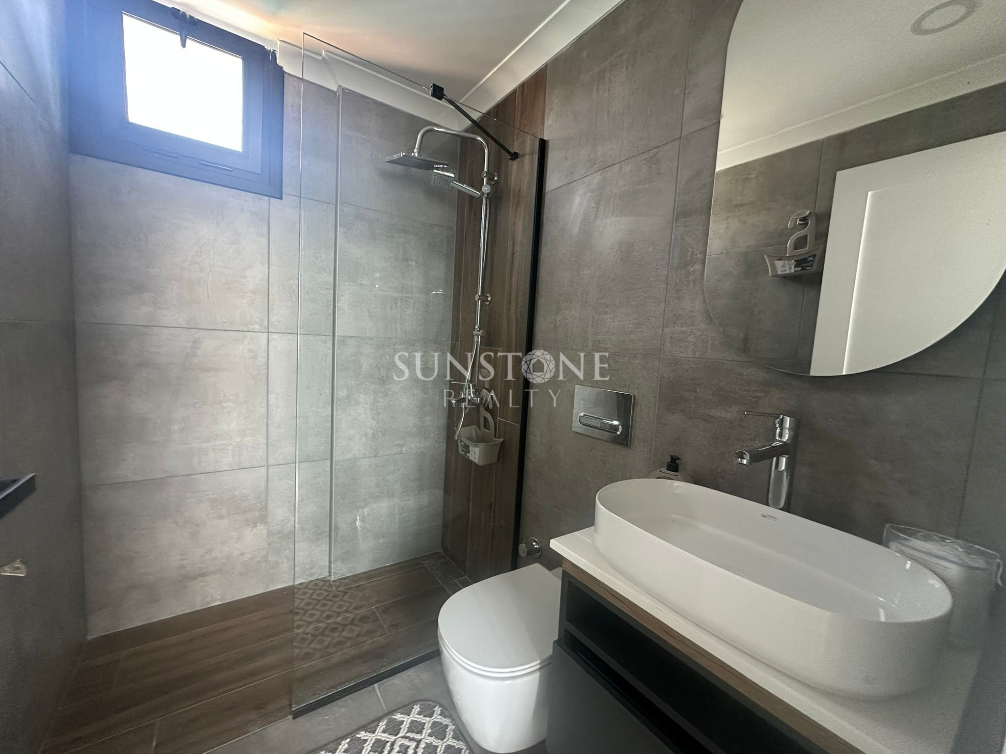In Cyprus - Kyrenia - Karaoğlanoğlu, within a complex with a pool, fully furnished, for rent 3+1 loft apartment in the hotel area 8