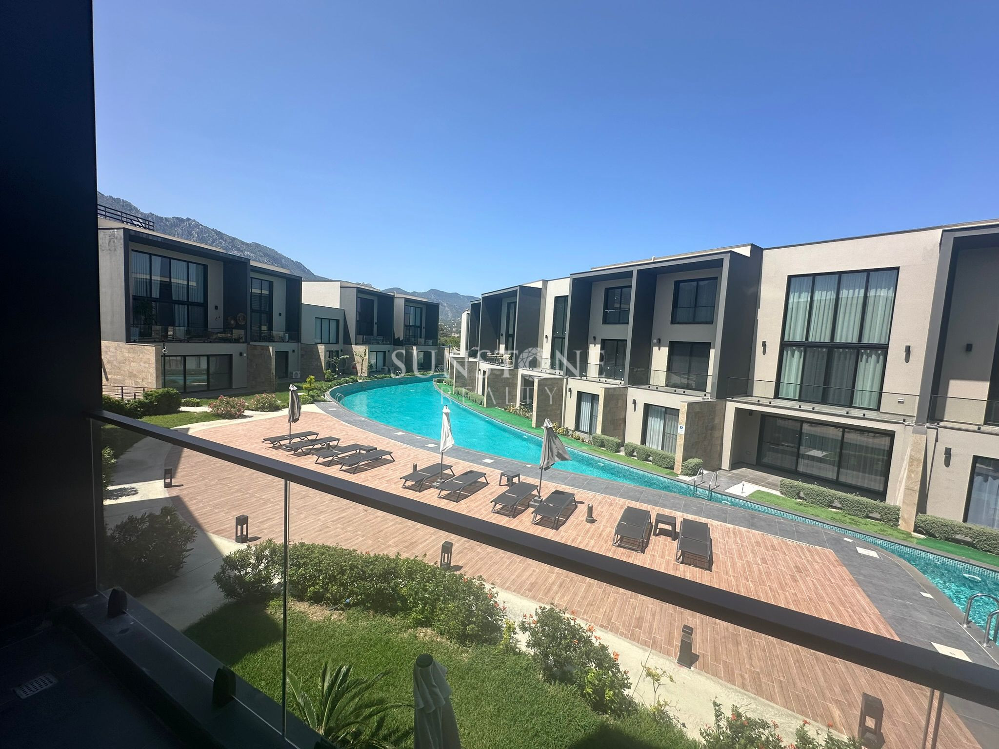 In Cyprus - Kyrenia - Karaoğlanoğlu, within a complex with a pool, fully furnished, for rent 3+1 loft apartment in the hotel area 11