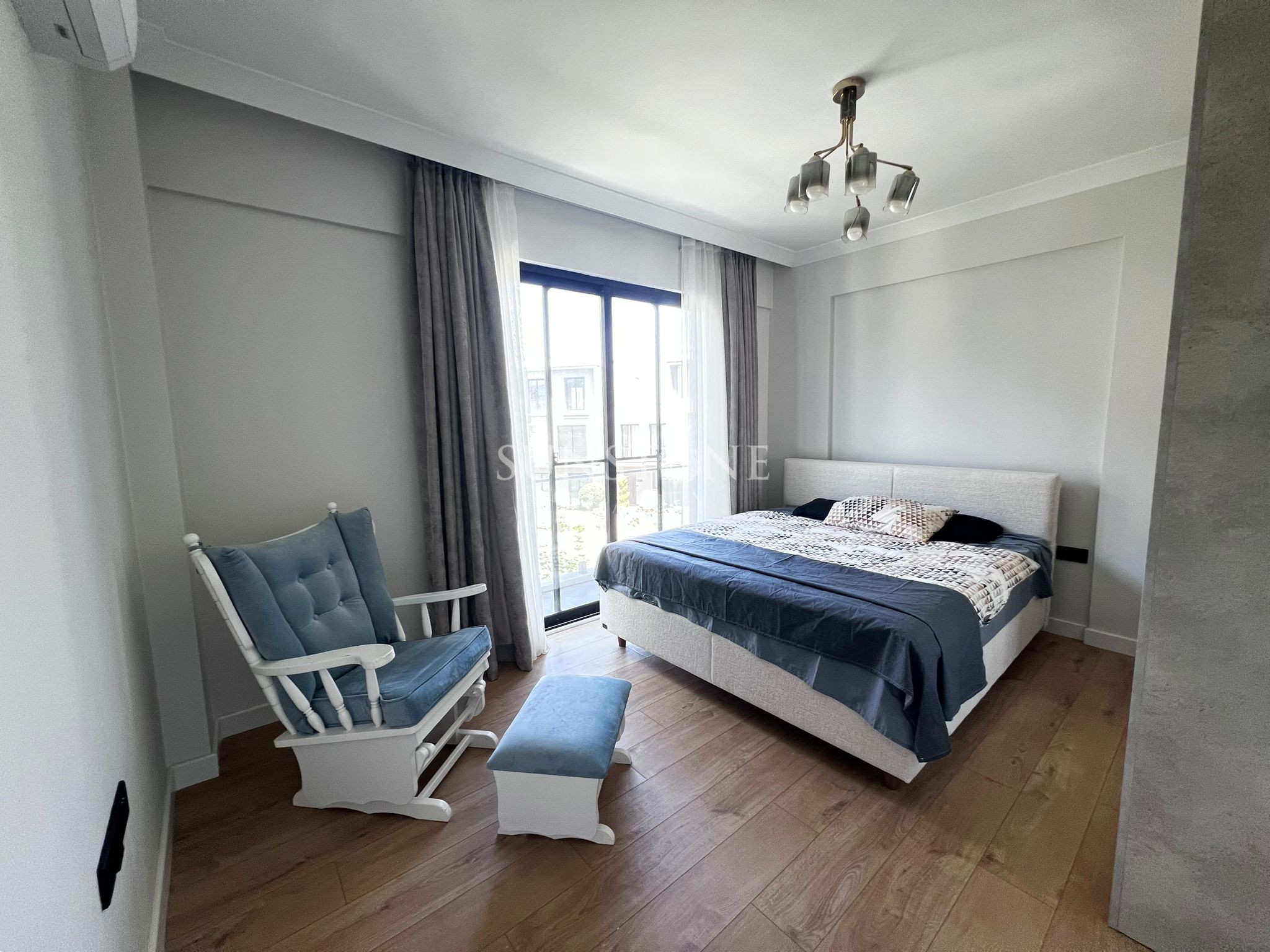 In Cyprus - Kyrenia - Karaoğlanoğlu, within a complex with a pool, fully furnished, for rent 3+1 loft apartment in the hotel area 6