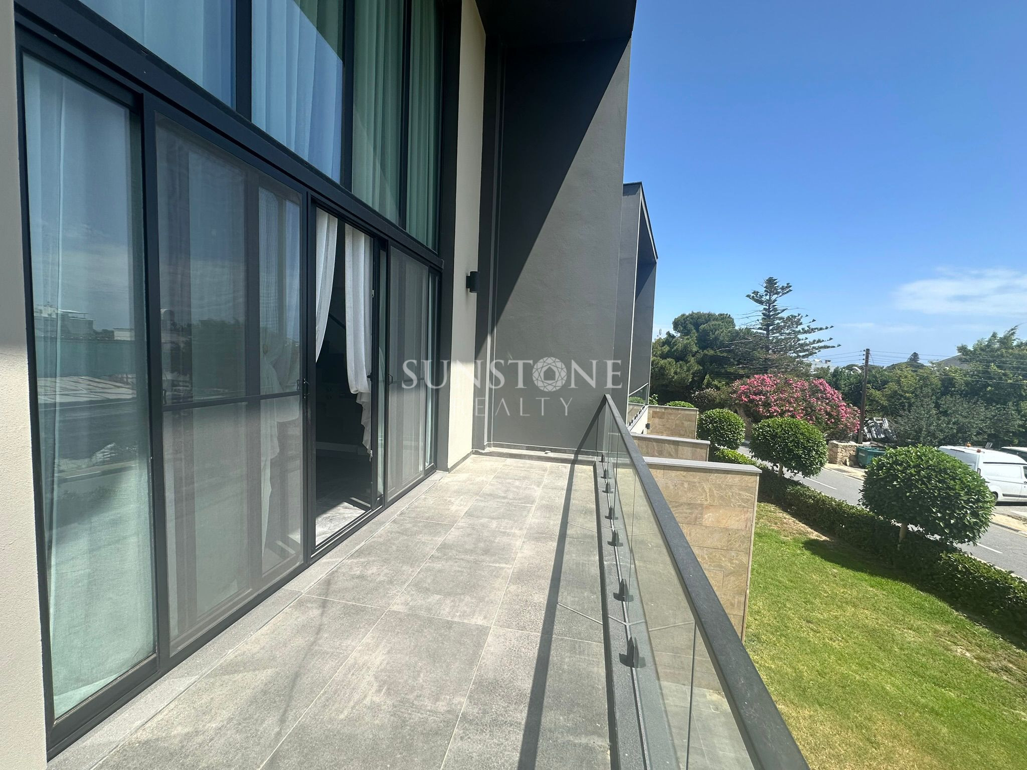 In Cyprus - Kyrenia - Karaoğlanoğlu, within a complex with a pool, fully furnished, for rent 3+1 loft apartment in the hotel area 10