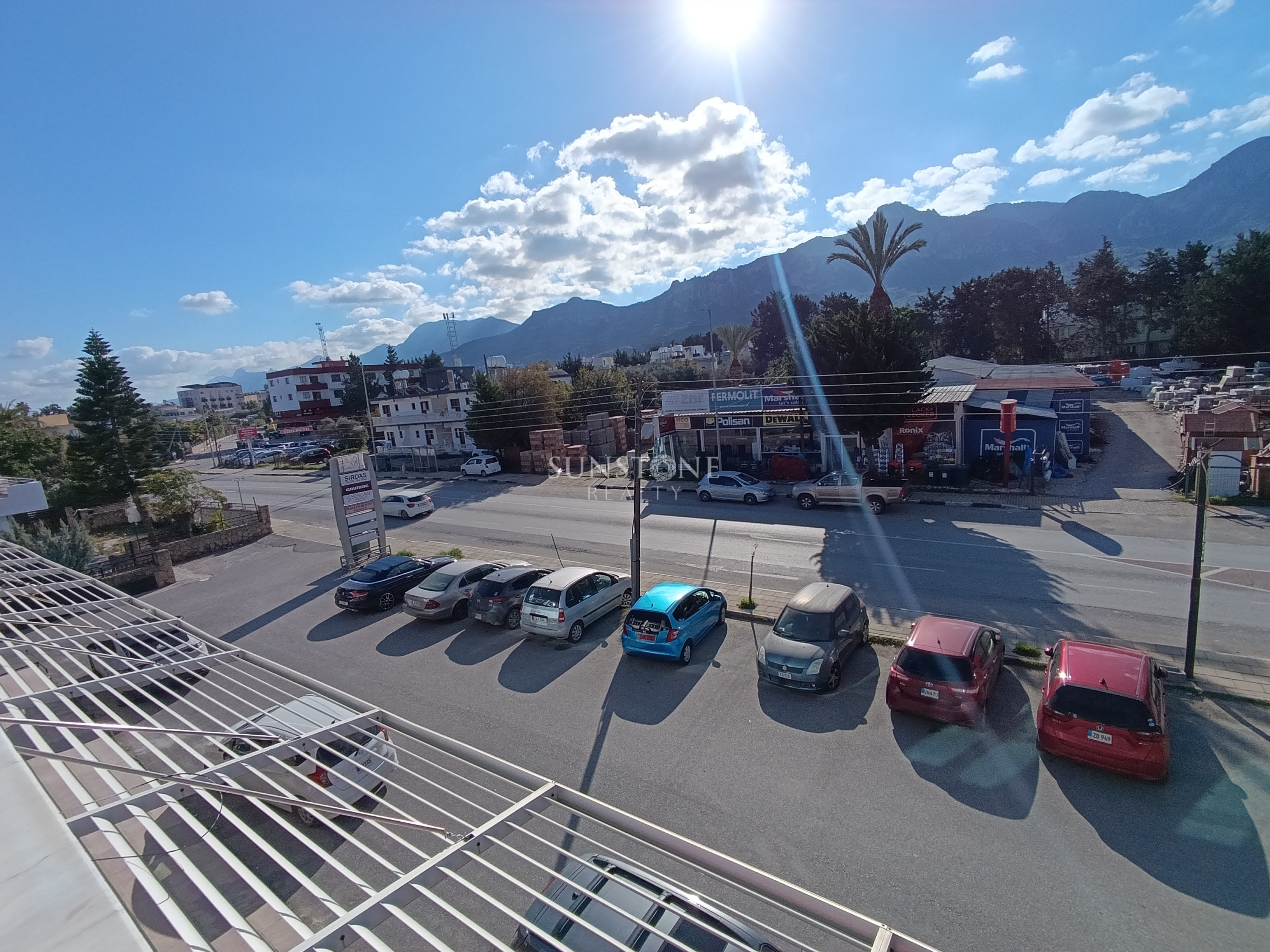 Kıbrıs Girne Karaoğlanoğlu'nda Kiralık Ofis  9