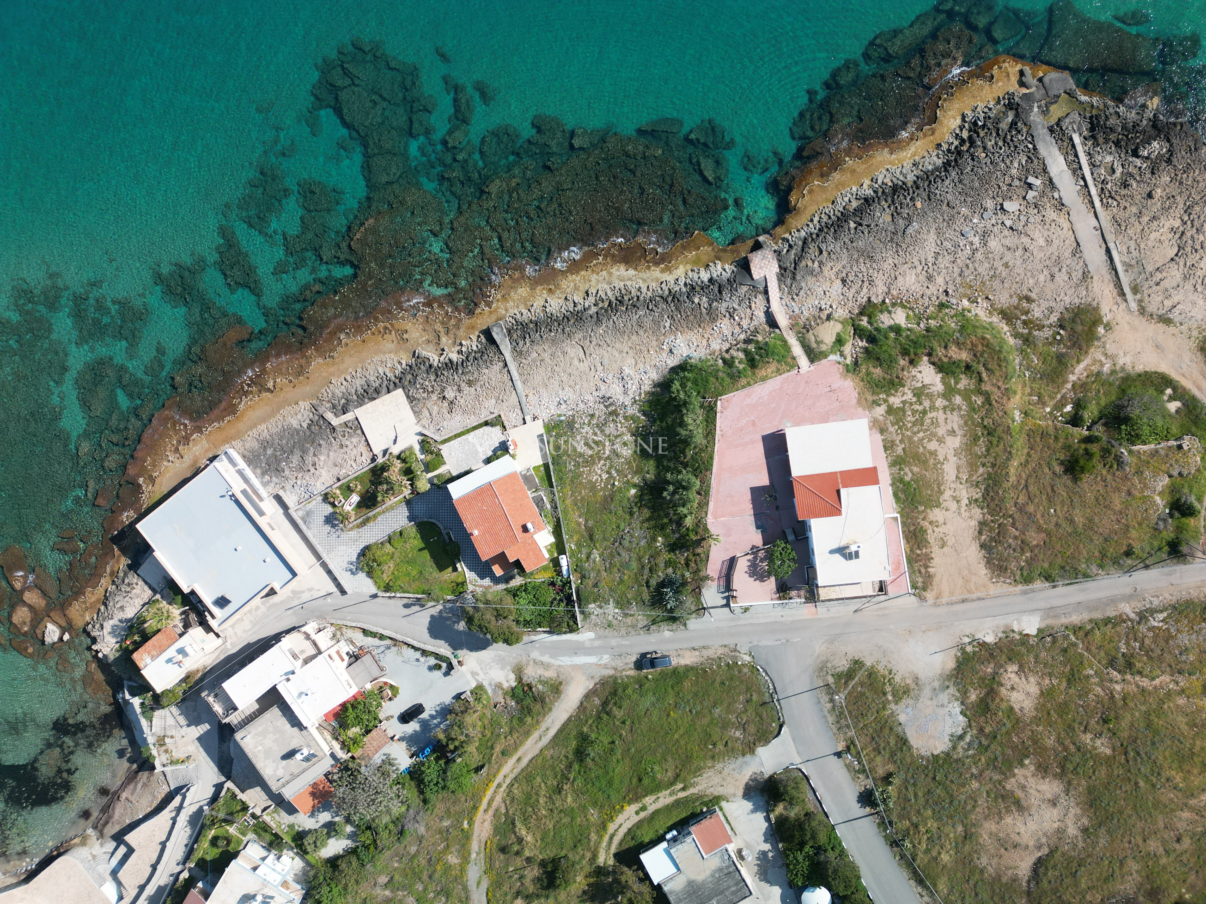 Kıbrıs Girne Karşıyaka Bölgesinde Denize Sıfır Satılık Arazi 8