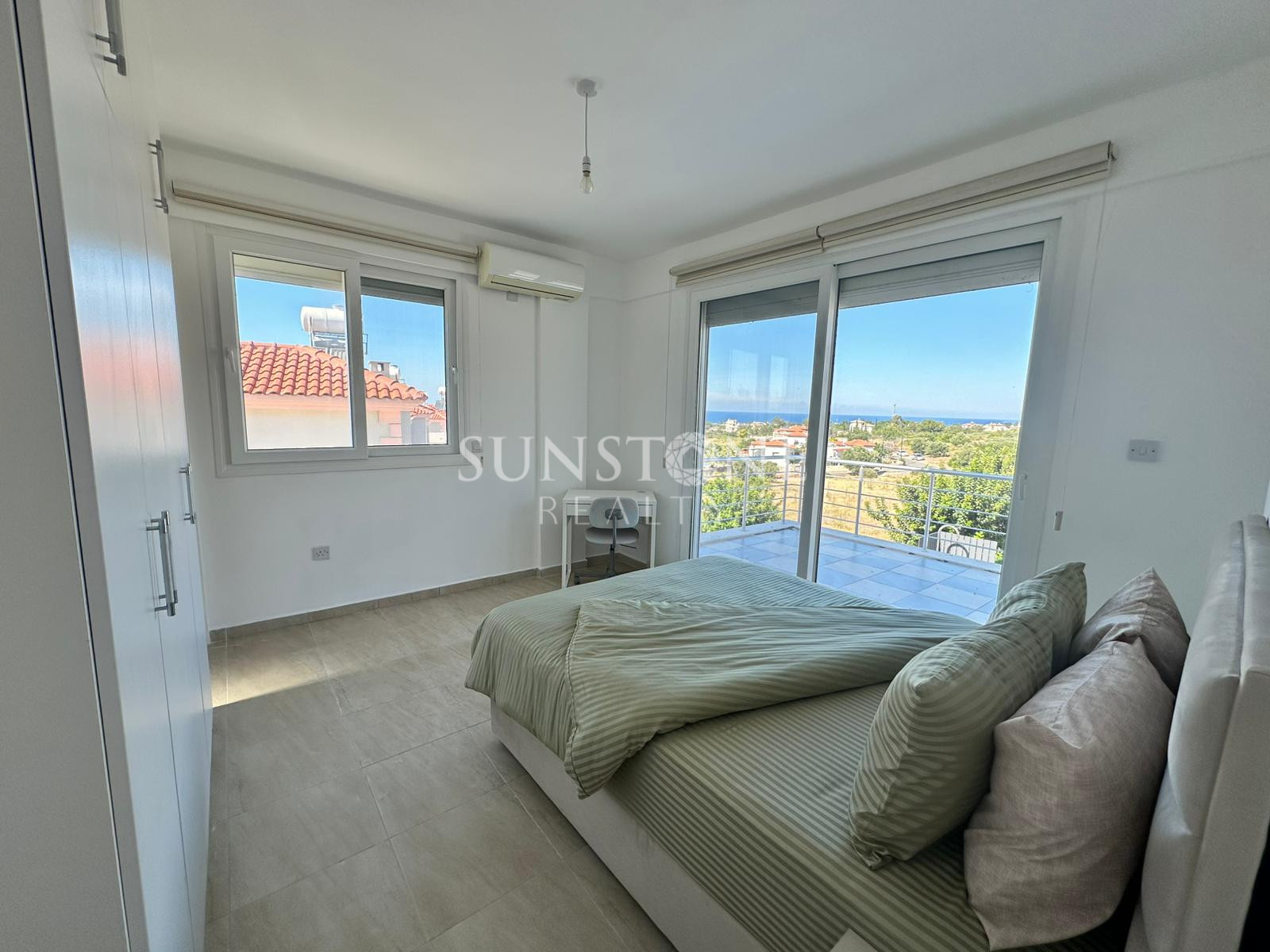 Kıbrıs Girne Karşıyaka Bölgesinde Kiralık Villa 10