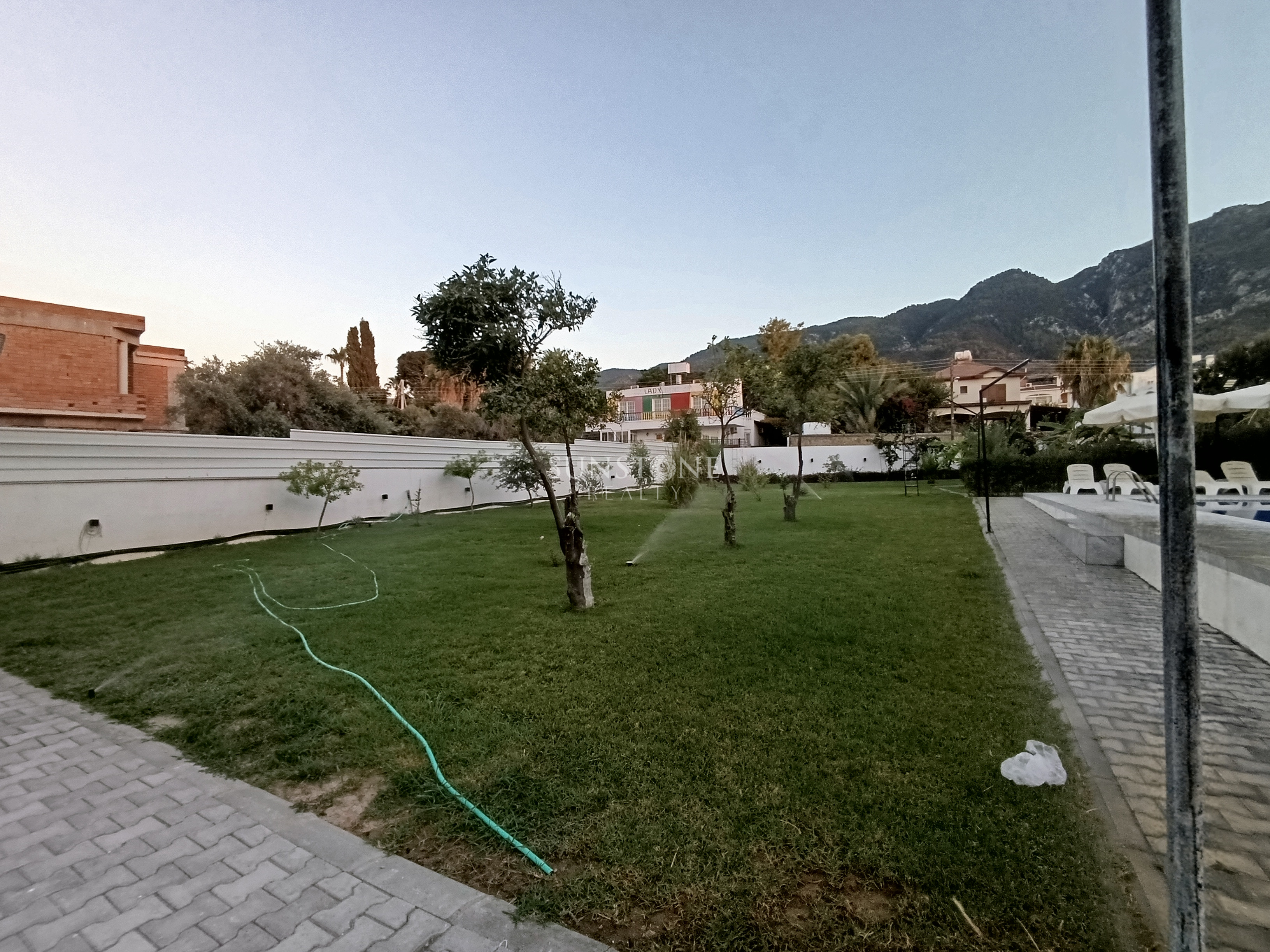 Kıbrıs Girne Kiralık Alsancak 2+1 Site İçerisinde Yeni Eşyalı Daire 12