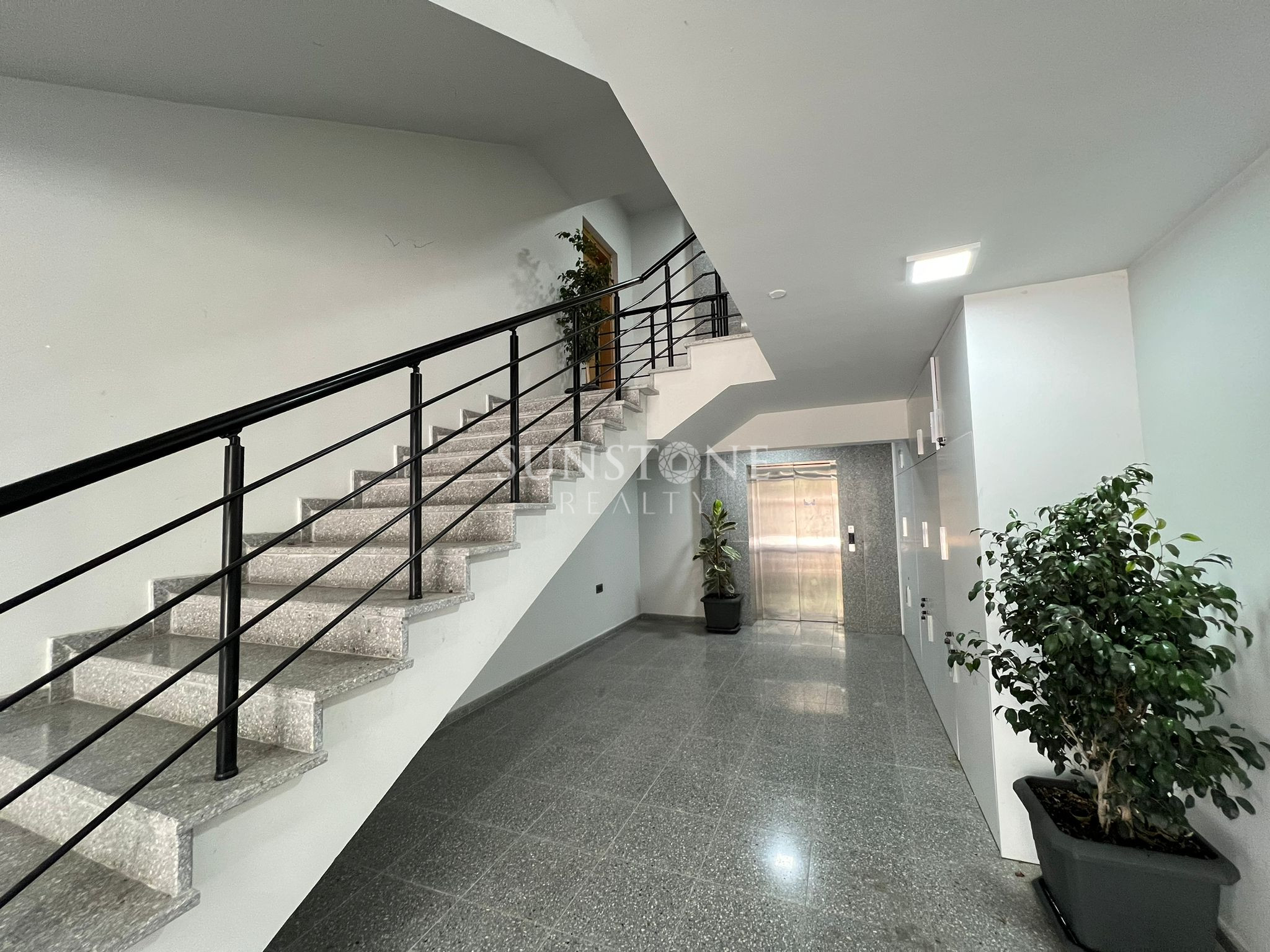 Kıbrıs Girne Merkez Full Eşyalı Muhteşem Lokasyonda Satılık 1+1 Daire 8