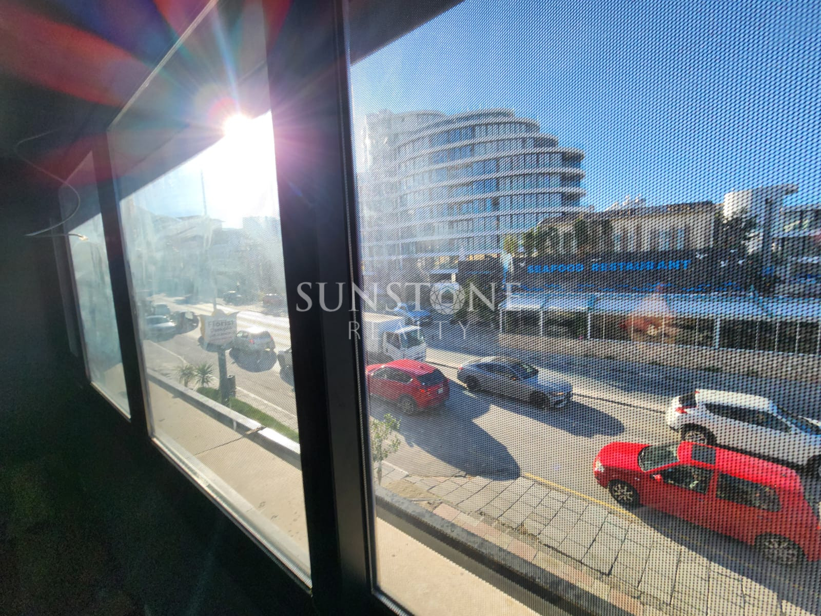 Kıbrıs Girne Merkez'de Ana Cadde Üzeri Kiralık Dükkan  11