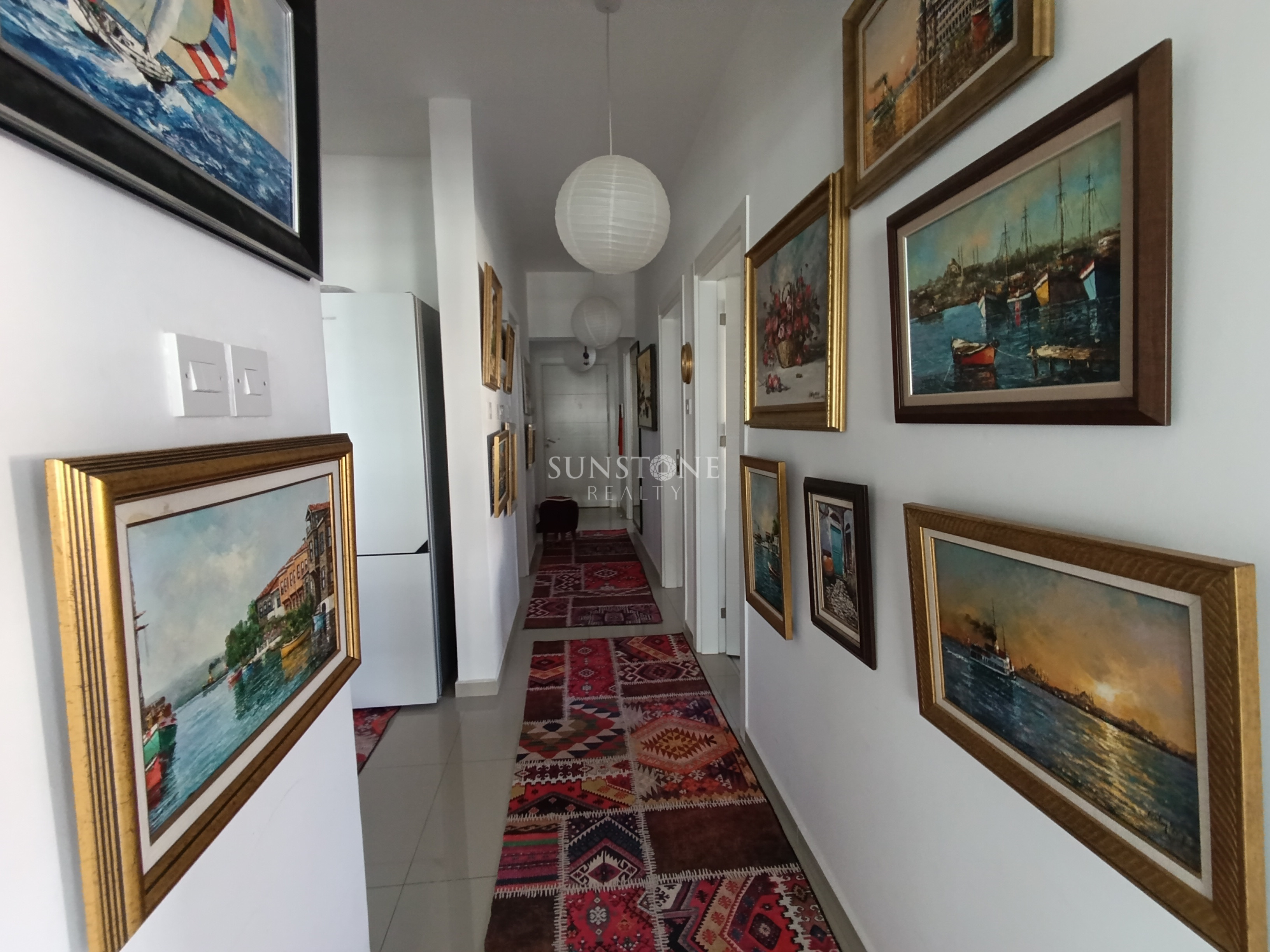 Kıbrıs Girne Merkez'de Satılık Türk Tapulu, Deniz Manzaralı 3+1 Daire 10