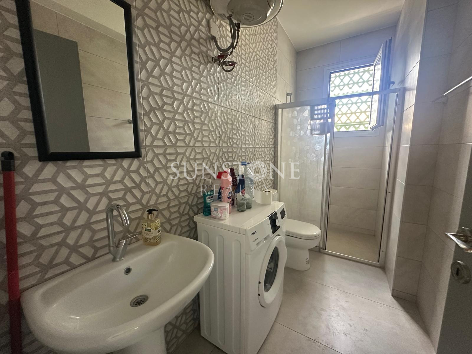 Kıbrıs Girne Merkez'de Full  Eşyalı Kiralık 1+1 Daire  9