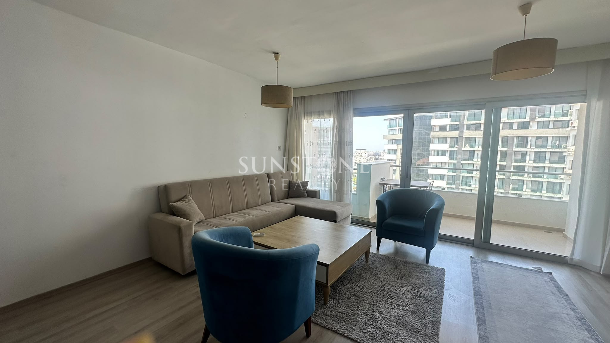 Kıbrıs Girne Merkez'de Güvenlikli Site İçerisinde Satılık Full Eşyalı 2+1 Daire 3