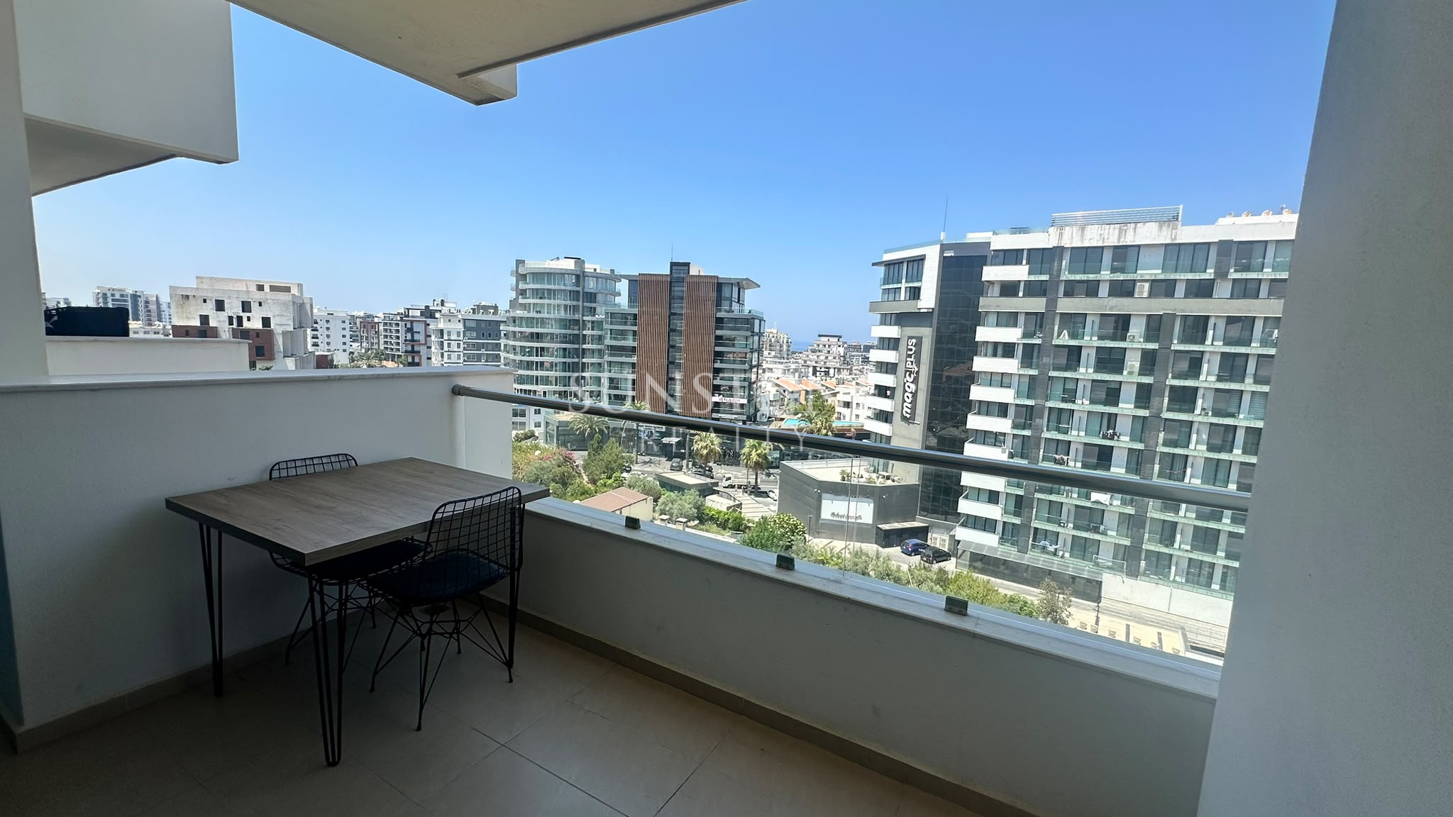 Kıbrıs Girne Merkez'de Güvenlikli Site İçerisinde Satılık Full Eşyalı 2+1 Daire 12