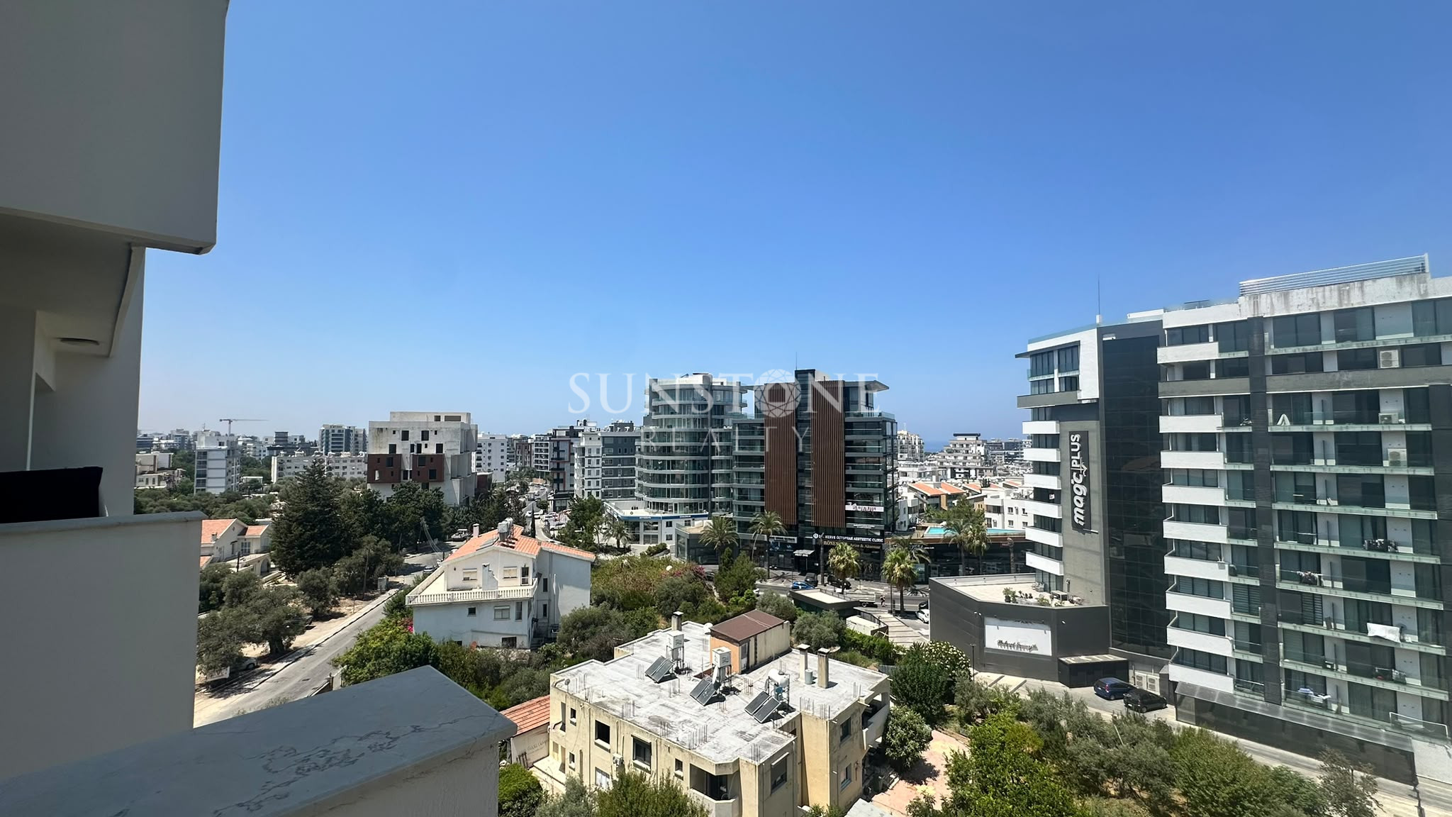Kıbrıs Girne Merkez'de Güvenlikli Site İçerisinde Satılık Full Eşyalı 2+1 Daire 13