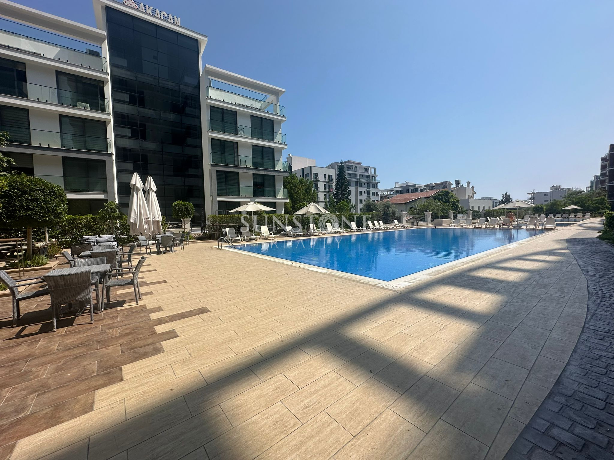 Kıbrıs Girne Merkez'de Havuzlu Güvenlikli Site İçerisinde Satılık  Full Eşyalı   1+1 Daire 10