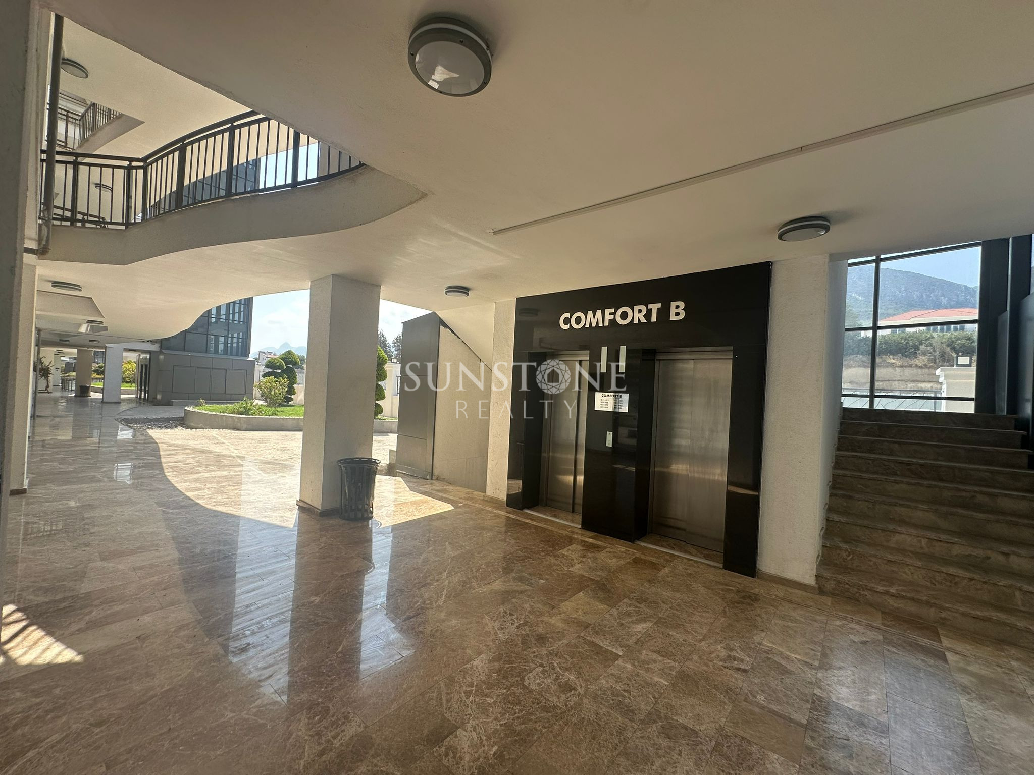 Kıbrıs Girne Merkez'de Havuzlu Güvenlikli Site İçerisinde Satılık  Full Eşyalı   1+1 Daire 15