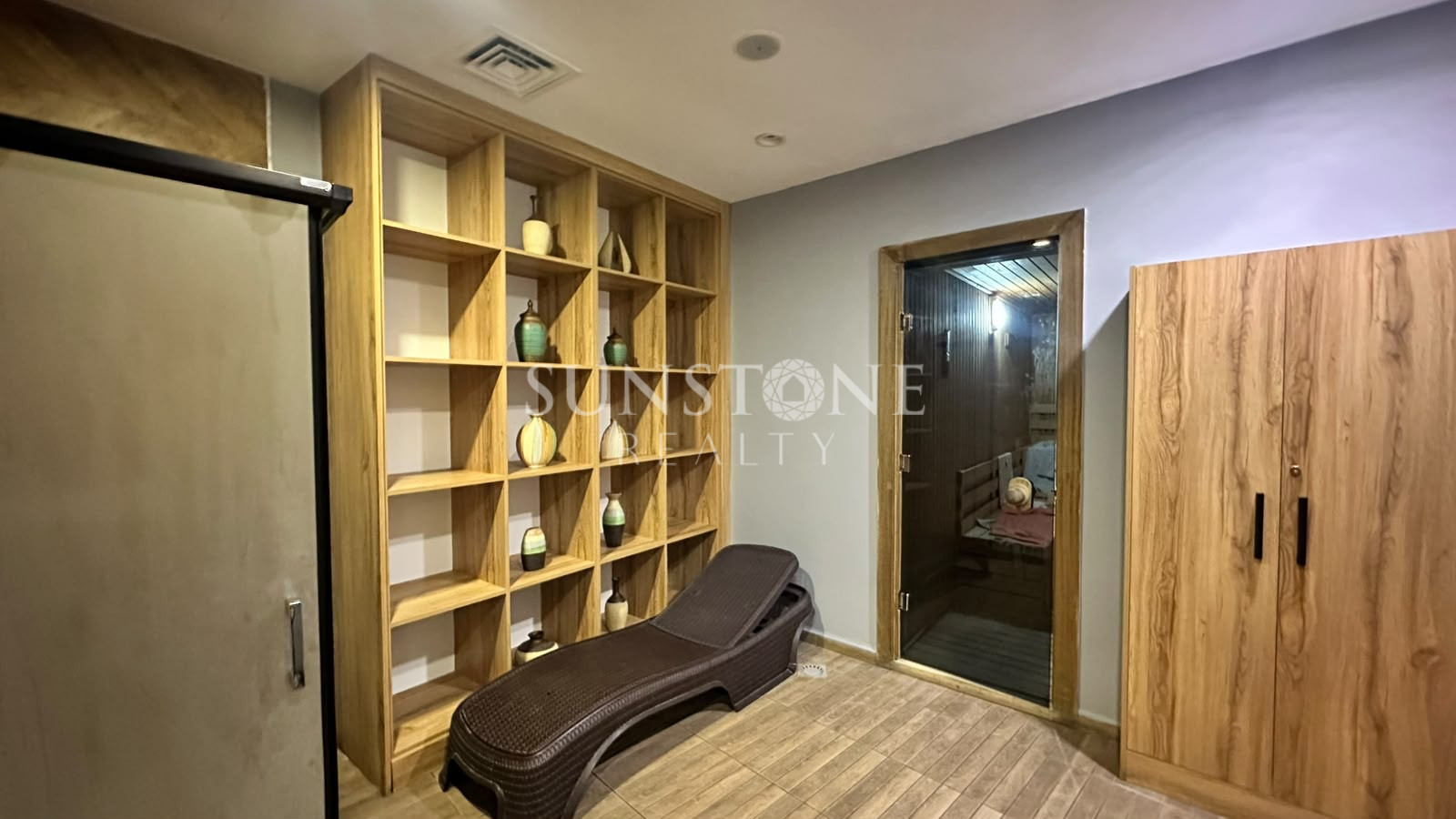 Kıbrıs Girne Merkez'de Havuzlu Site İçinde Kiralık 3+1 Full Eşyalı Lüks Daire 20