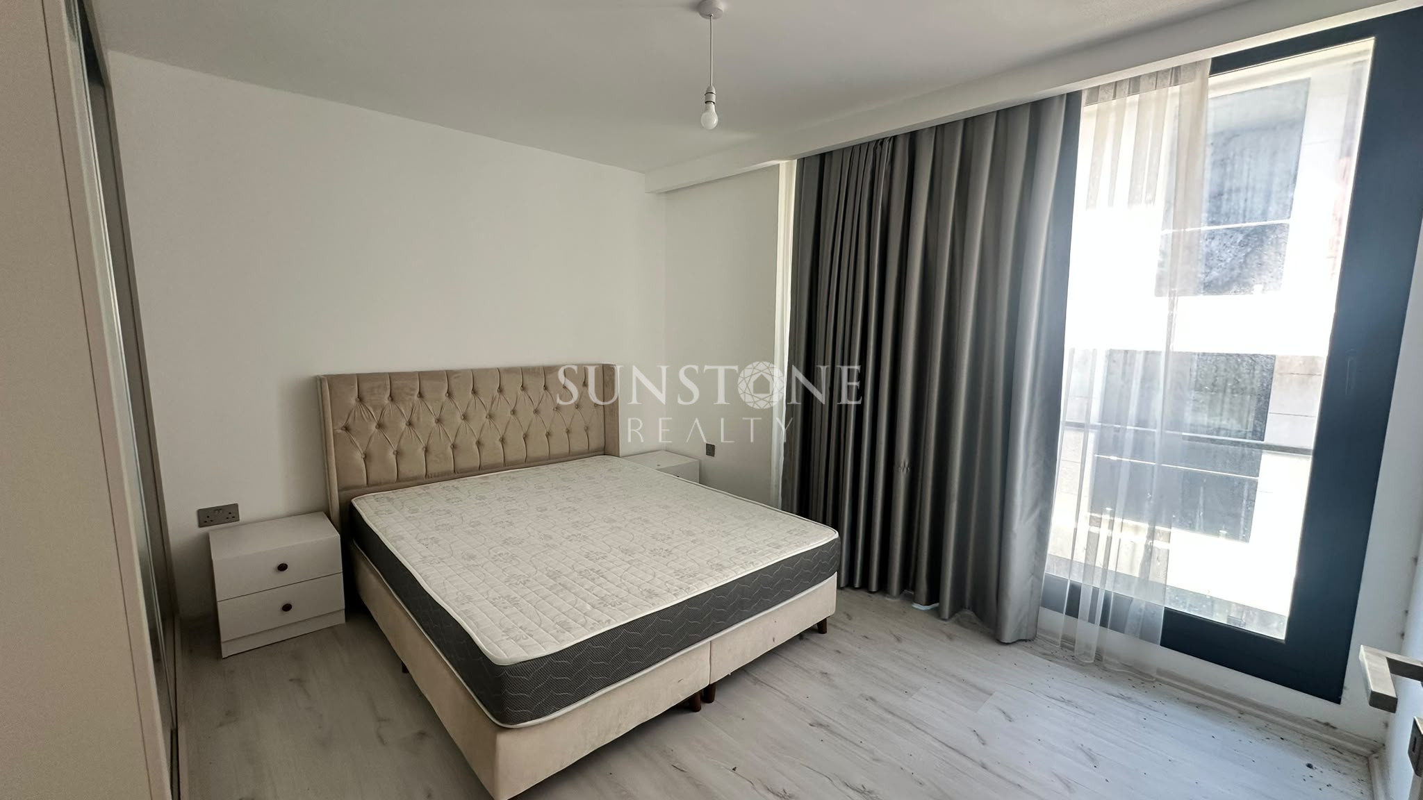 Kıbrıs Girne Merkez'de Havuzlu Site İçinde Kiralık 3+1 Full Eşyalı Lüks Daire 12