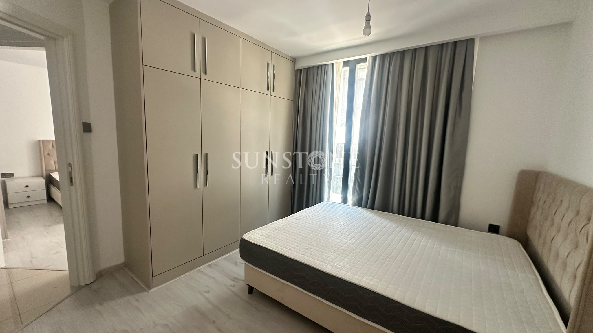 Kıbrıs Girne Merkez'de Havuzlu Site İçinde Kiralık 3+1 Full Eşyalı Lüks Daire 10