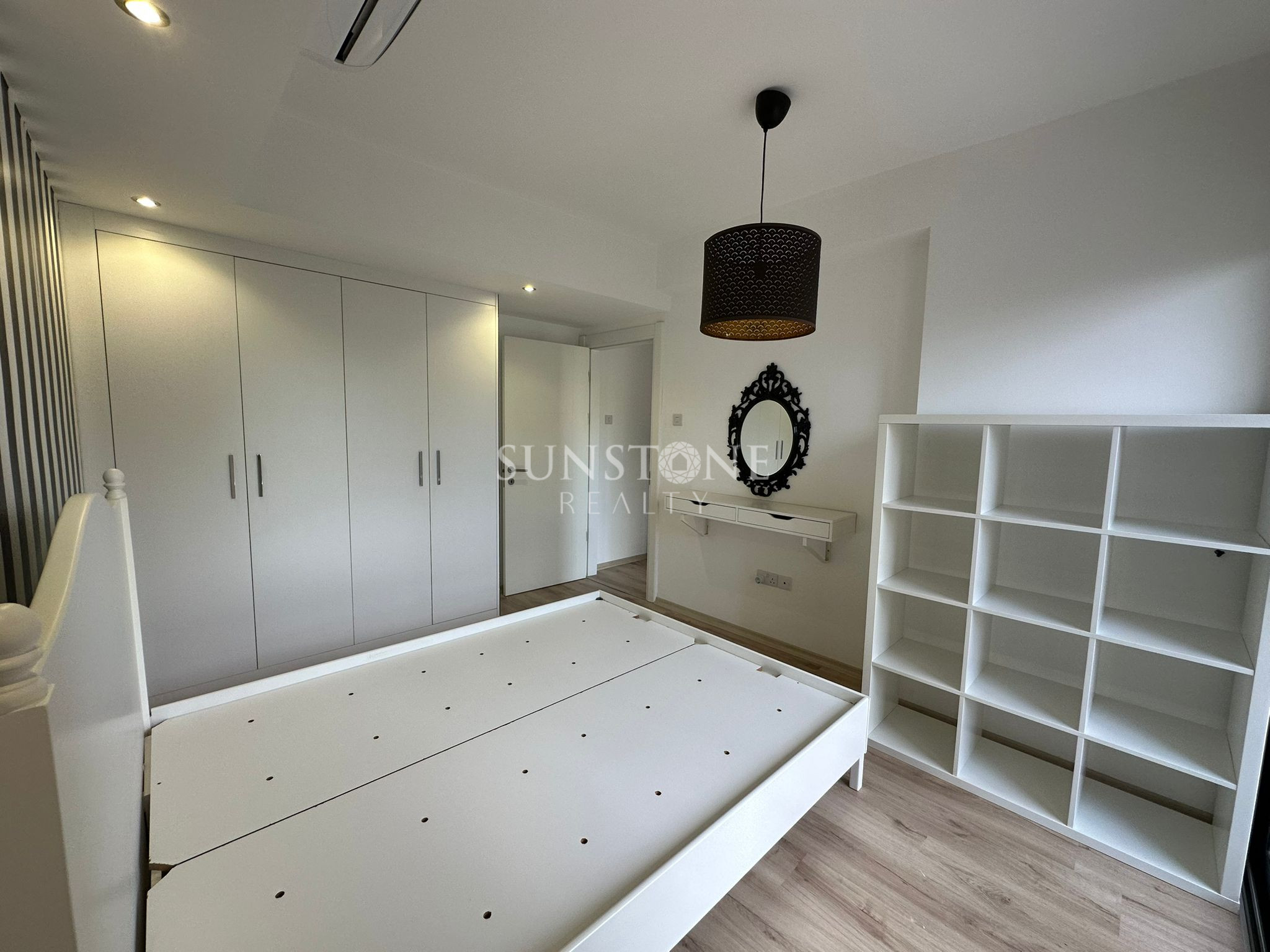 Kıbrıs Girne Merkez'de Jeneratör'lü ve Güvenlikli site içerisinde Satılık 2+1 Daire 10