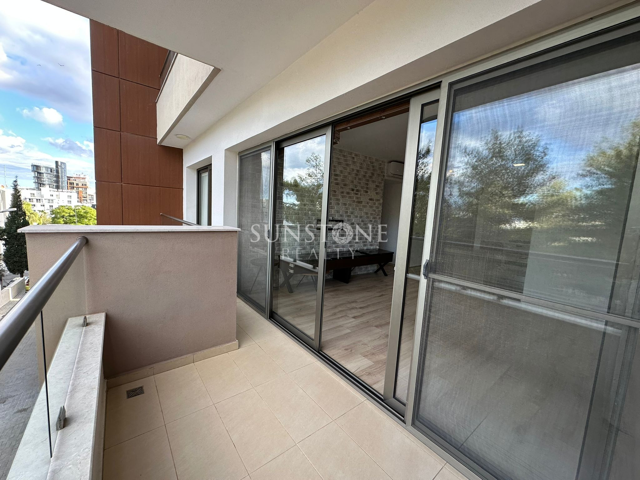 Kıbrıs Girne Merkez'de Jeneratör'lü ve Güvenlikli site içerisinde Satılık 2+1 Daire 14