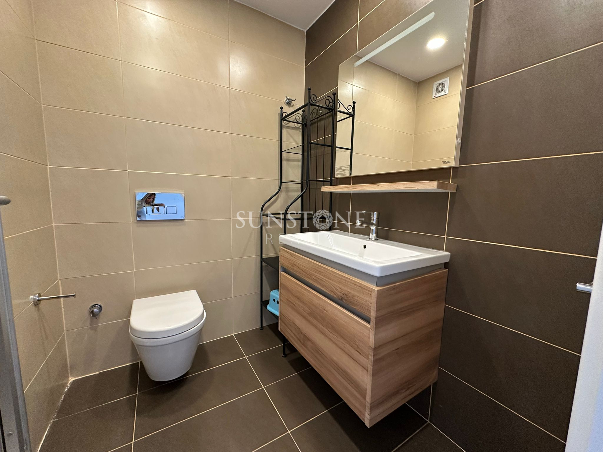 Kıbrıs Girne Merkez'de Jeneratör'lü ve Güvenlikli site içerisinde Satılık 2+1 Daire 13