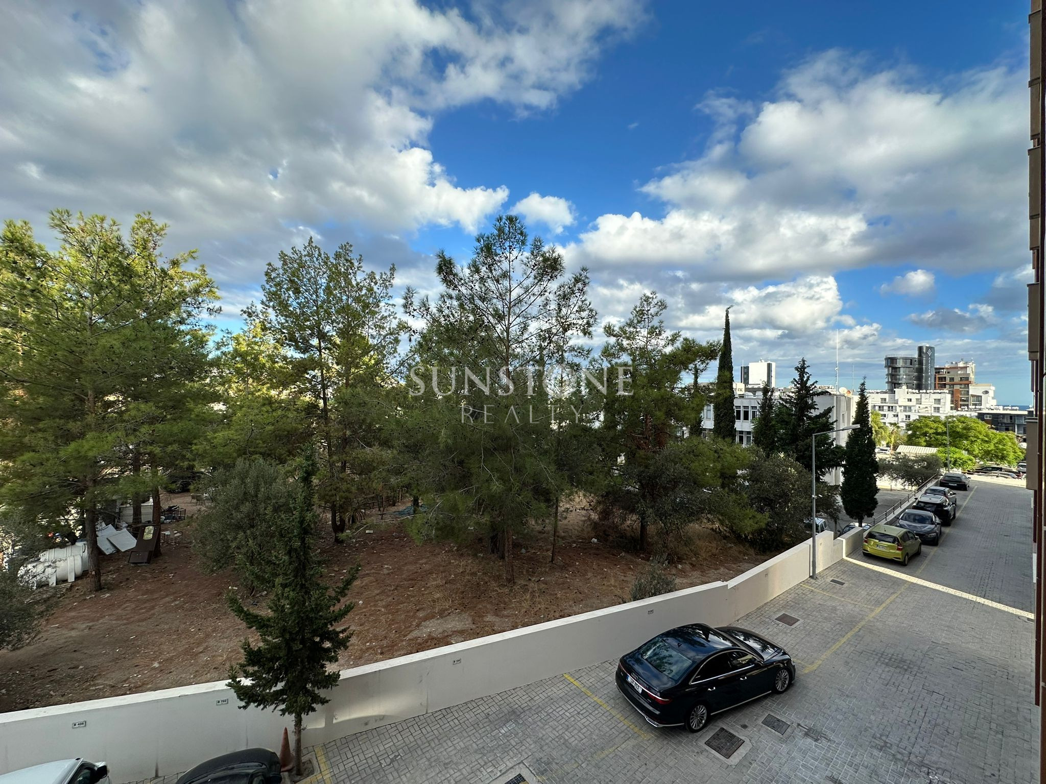 Kıbrıs Girne Merkez'de Jeneratör'lü ve Güvenlikli site içerisinde Satılık 2+1 Daire 15