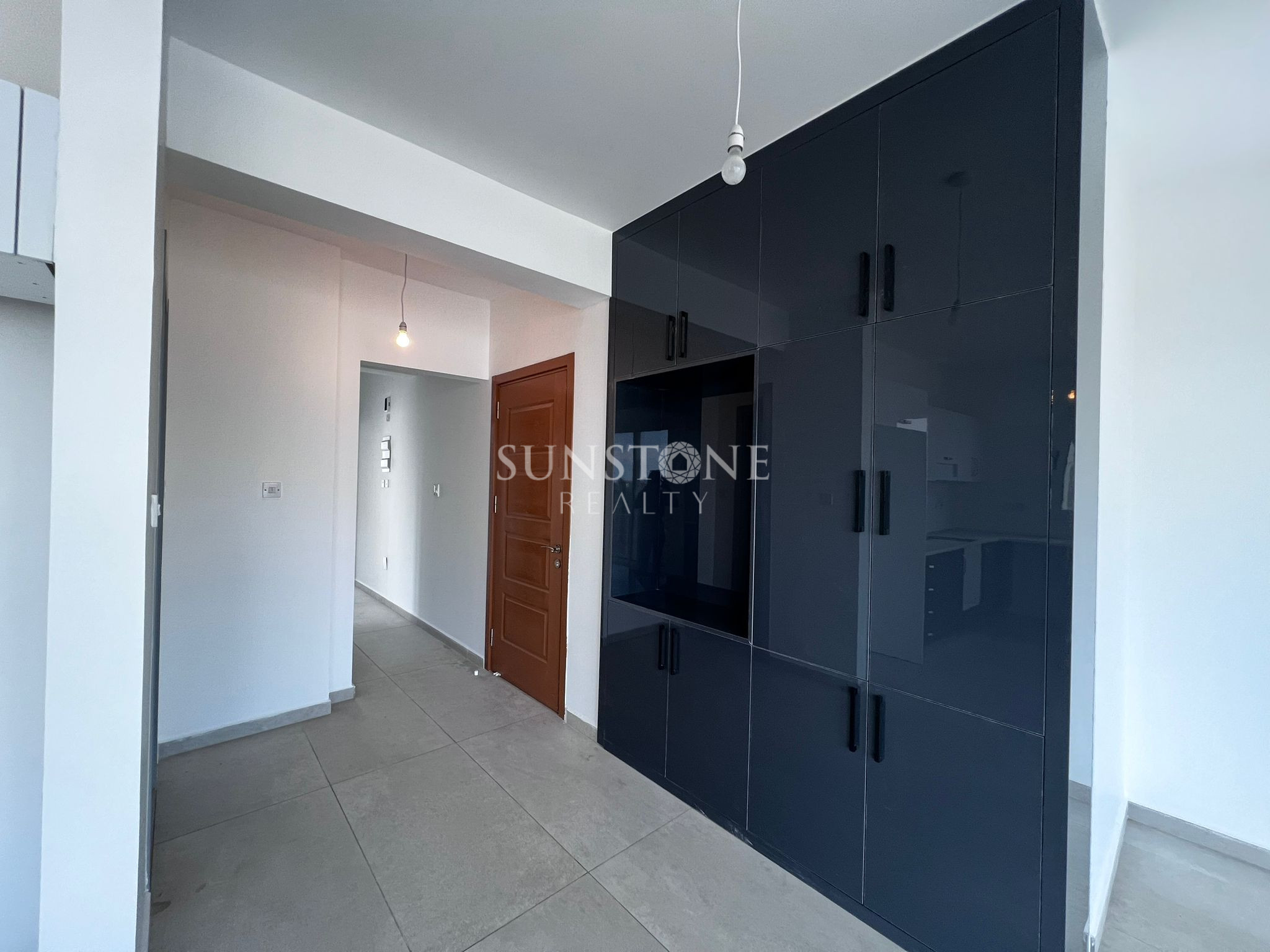 Kıbrıs - Girne Merkezde Kiralık 2+1 Modern Daire 6