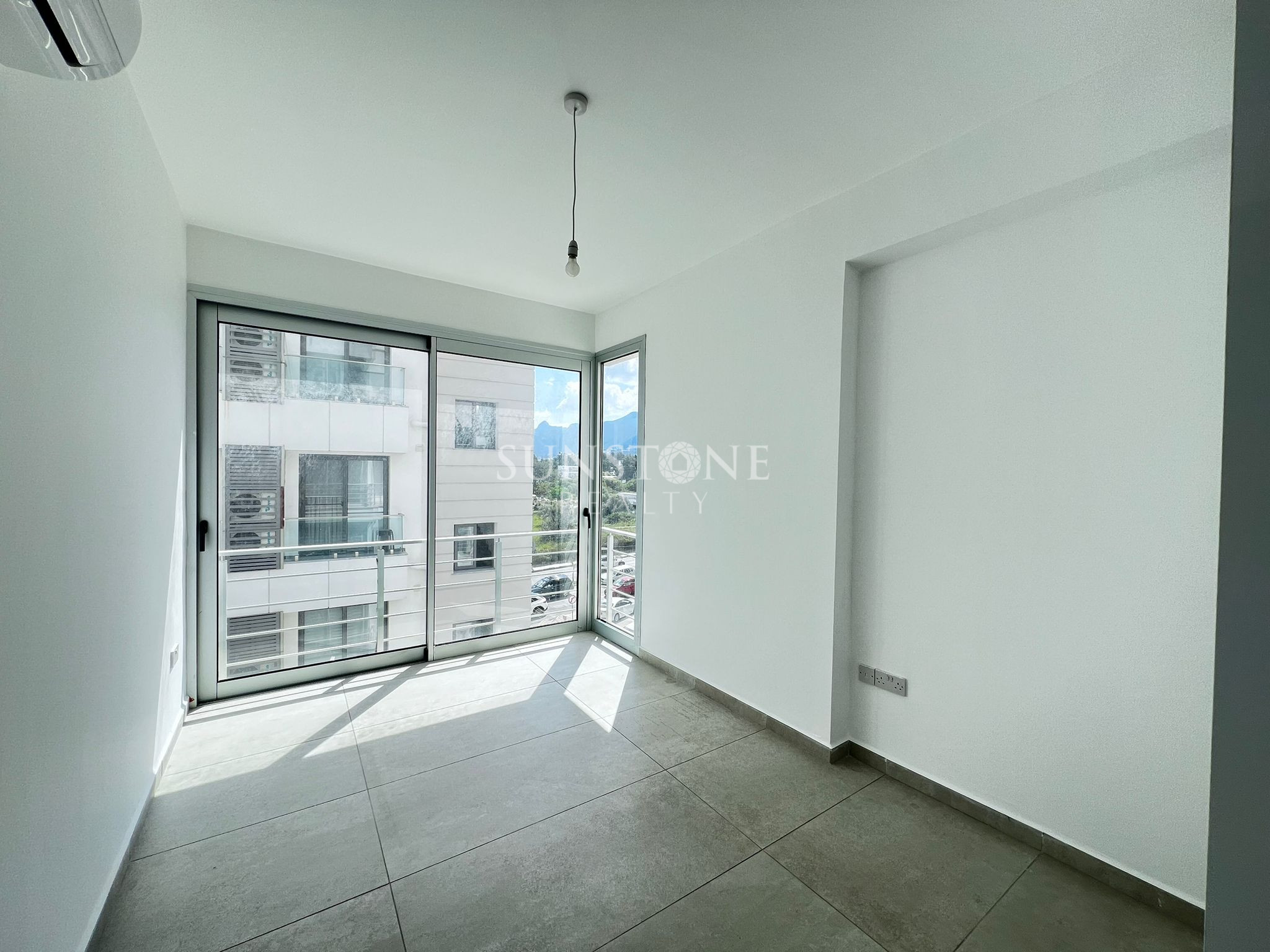 Kıbrıs - Girne Merkezde Kiralık 2+1 Modern Daire 7