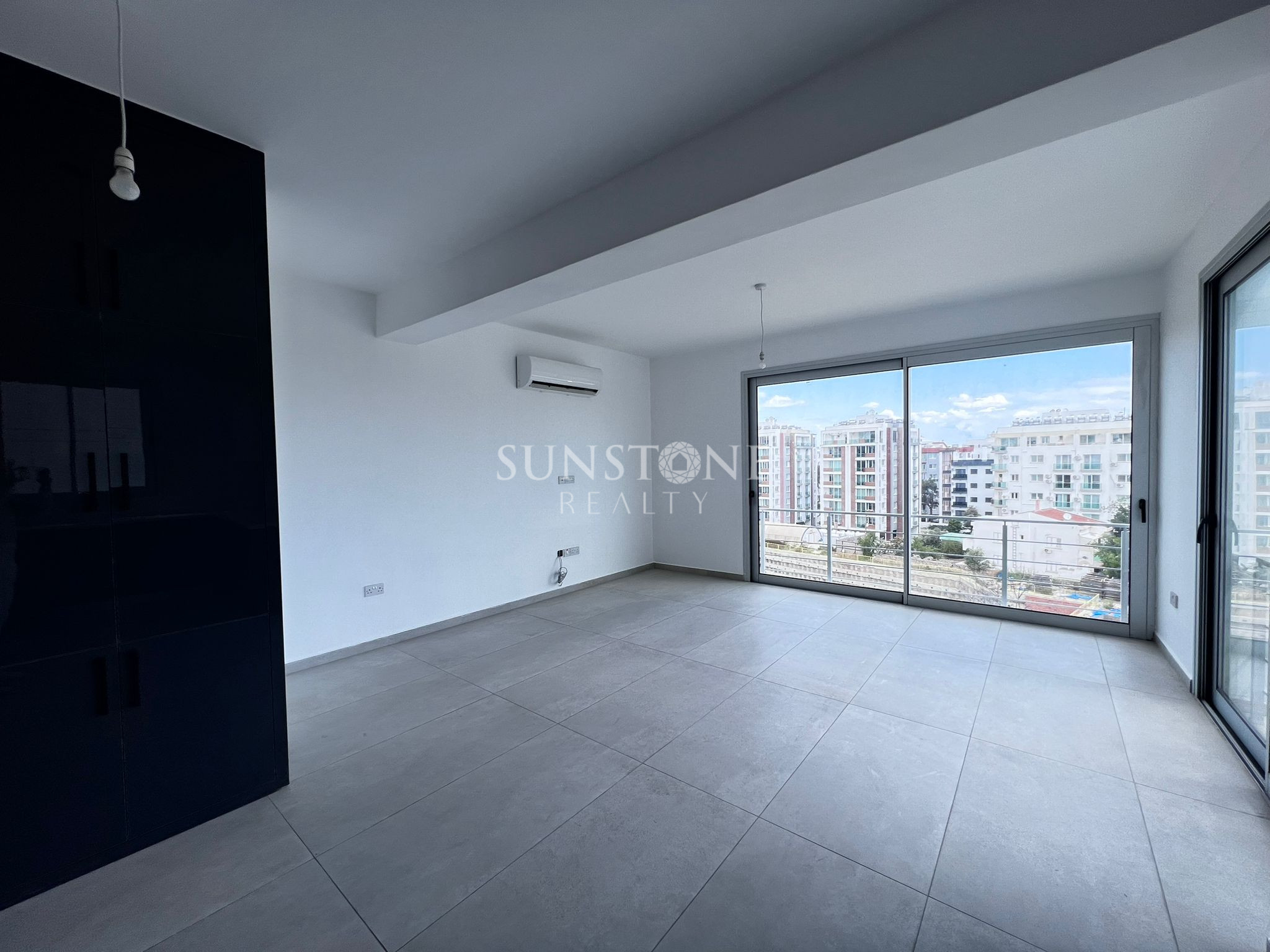 Kıbrıs - Girne Merkezde Kiralık 2+1 Modern Daire 4