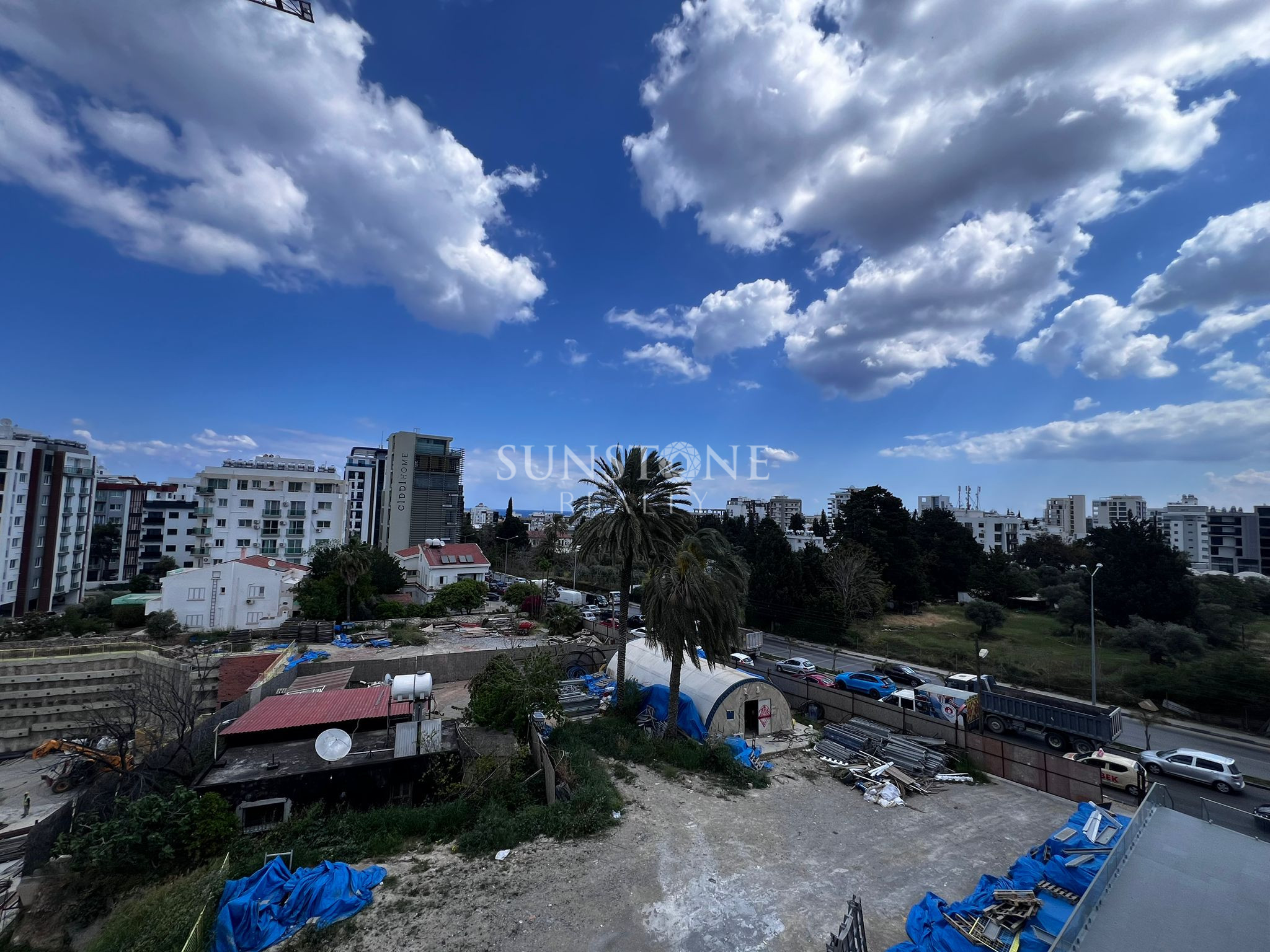 Kıbrıs - Girne Merkezde Kiralık 2+1 Modern Daire 13