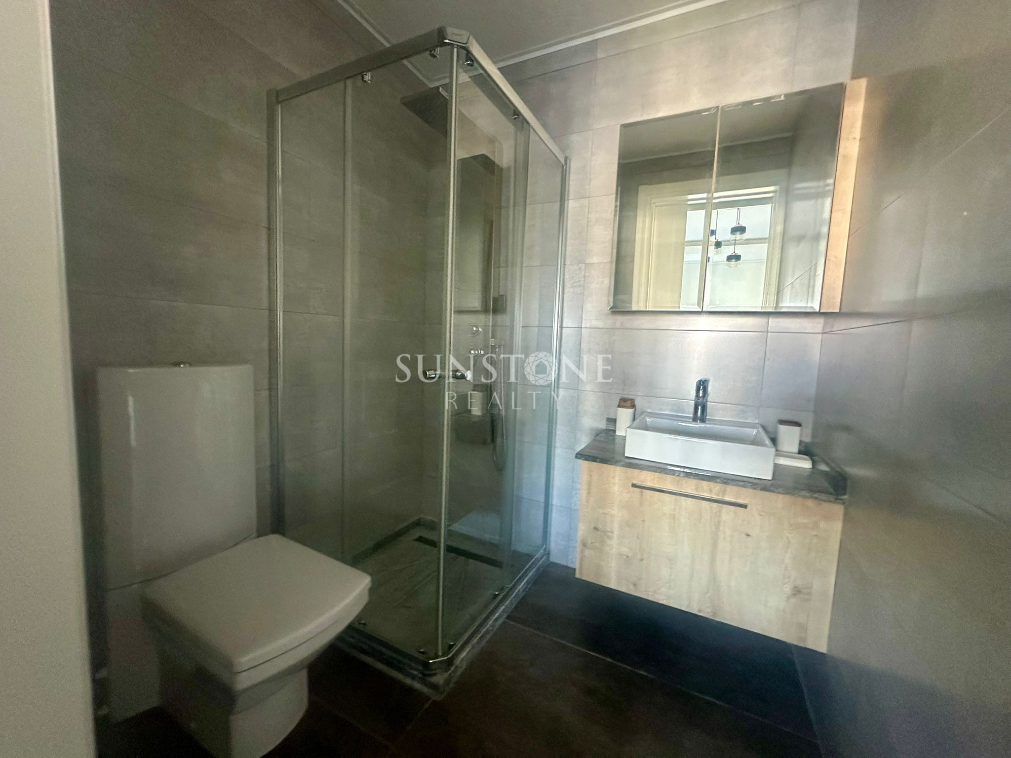 Kıbrıs Girne Merkez'de Modern Residans 'ta Full  Eşyalı Kiralık  2+1 15