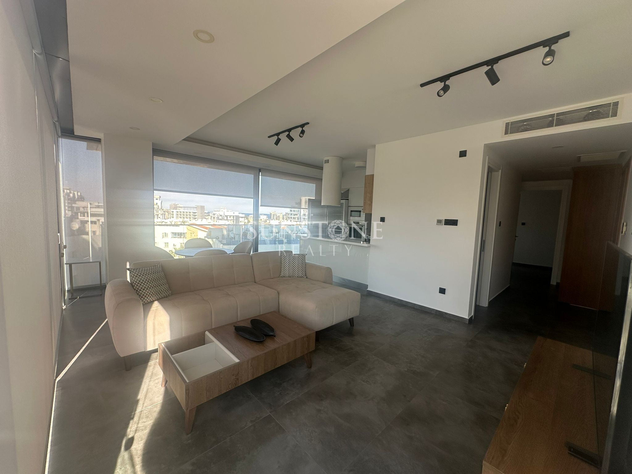 Kıbrıs Girne Merkez'de Modern Residans 'ta Full  Eşyalı Kiralık  2+1 5