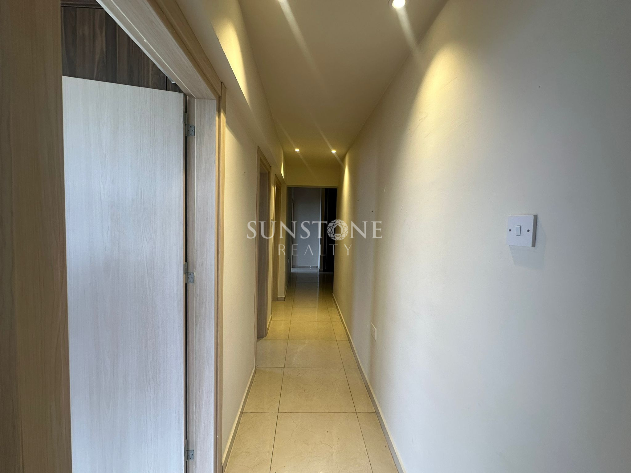 Kıbrıs Girne Merkez'de  Muhteşem deniz ve dağ manzaralı Satılık 3+1 Daire 9