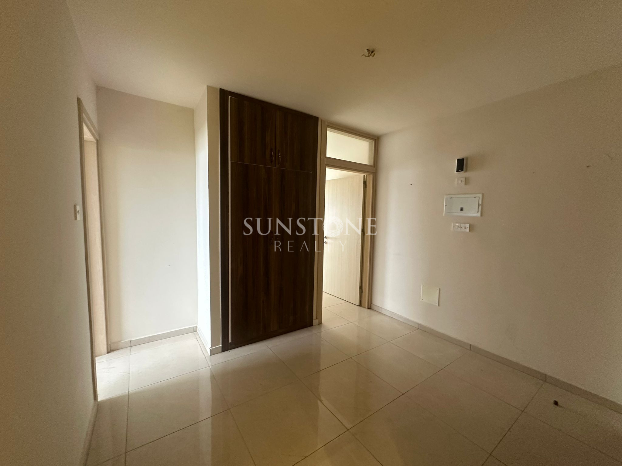 Kıbrıs Girne Merkez'de  Muhteşem deniz ve dağ manzaralı Satılık 3+1 Daire 12