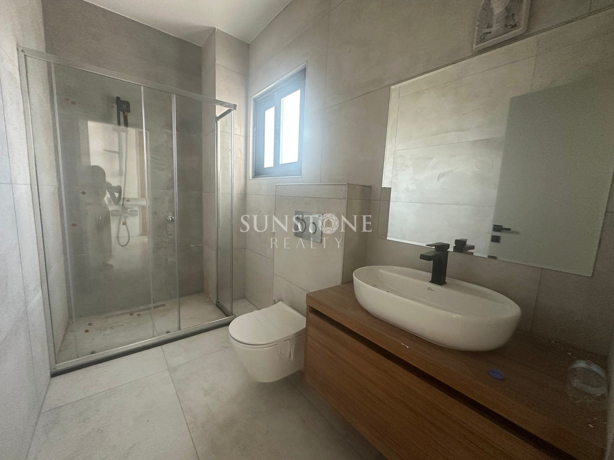 Kıbrıs Girne Merkez'de Muhteşem konumda Kiralık Modern Eşyalı 2+1 Penthouse 6