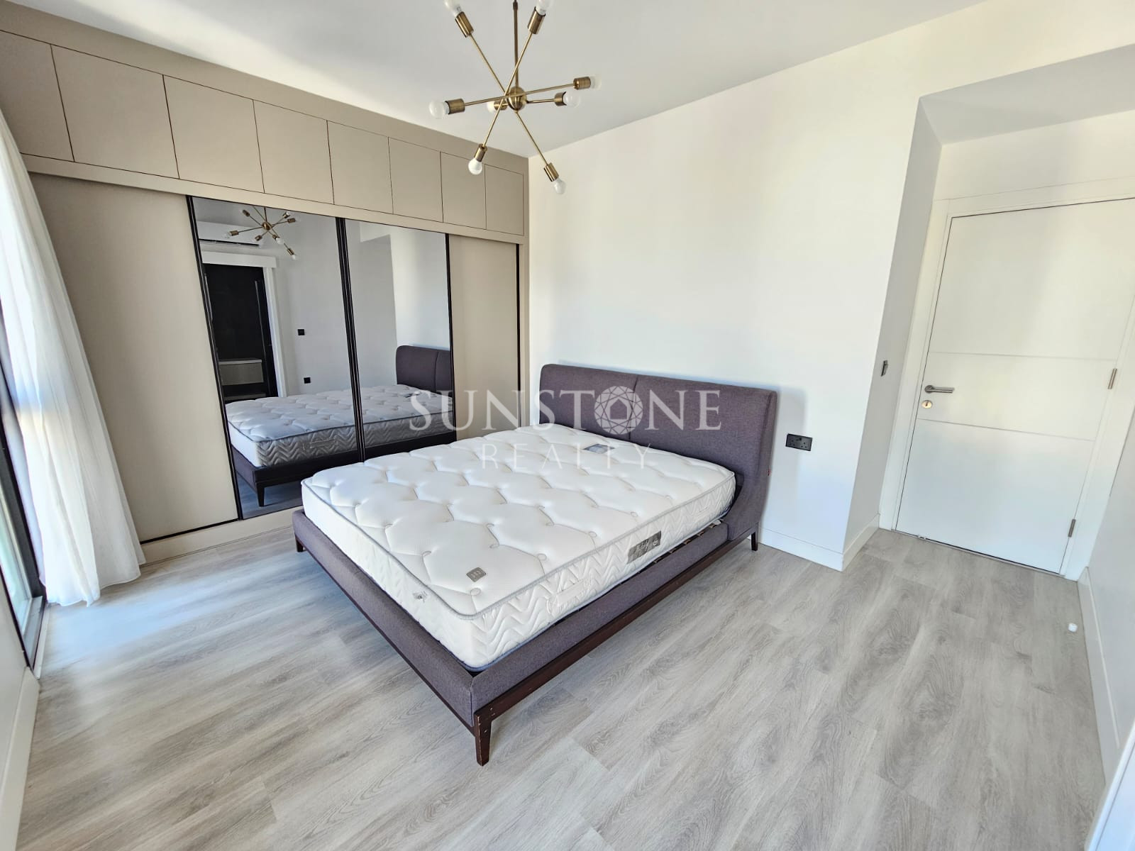 Kıbrıs Girne Merkez'de Satılık 2+1 Deniz Manzaralı Daire  15