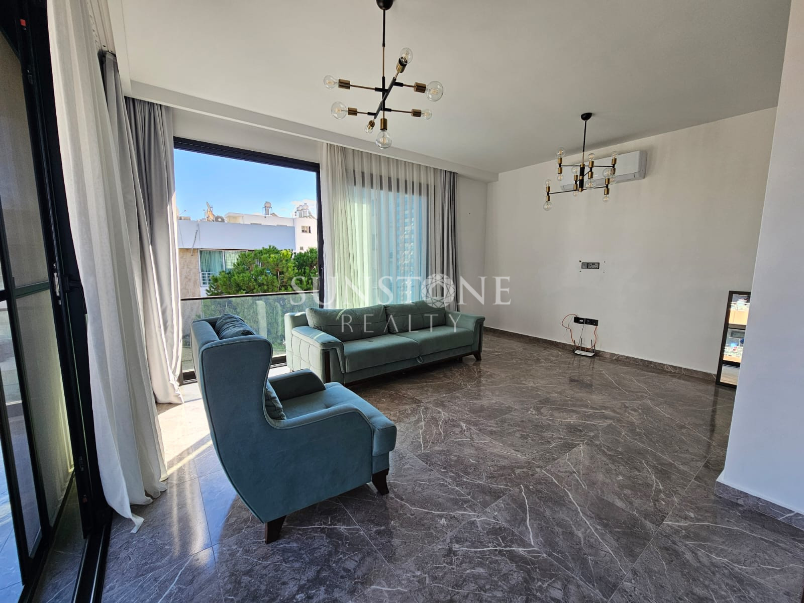 Kıbrıs Girne Merkez'de Satılık 2+1 Deniz Manzaralı Daire  9