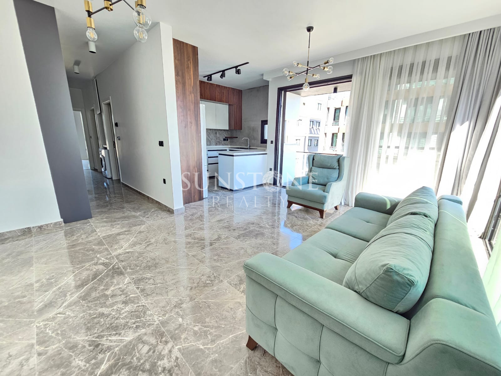 Kıbrıs Girne Merkez'de Satılık 2+1 Deniz Manzaralı Daire  5