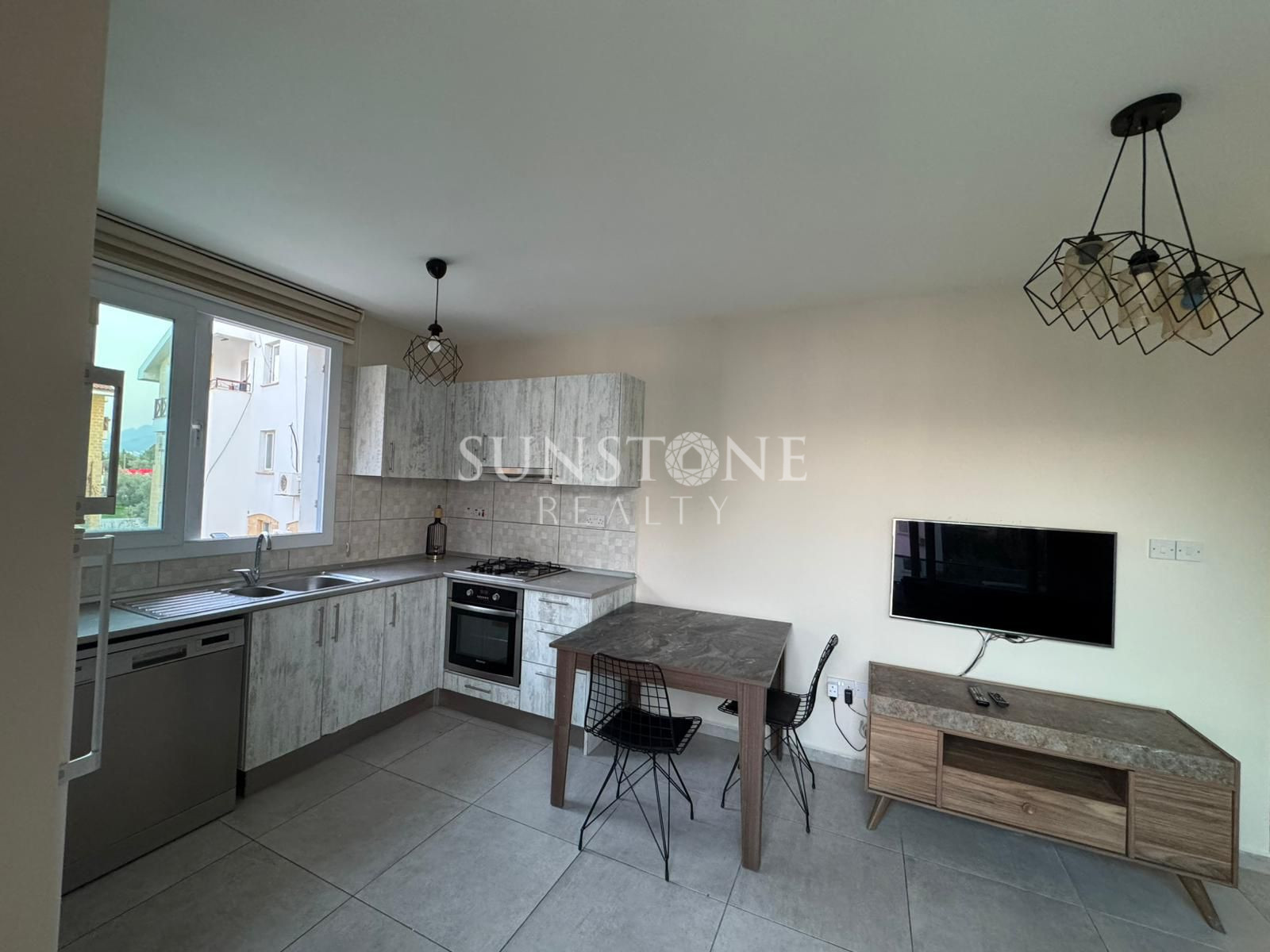 Kıbrıs Girne Merkez'de Satılık 2+1 Full Eşyalı Daire. 5