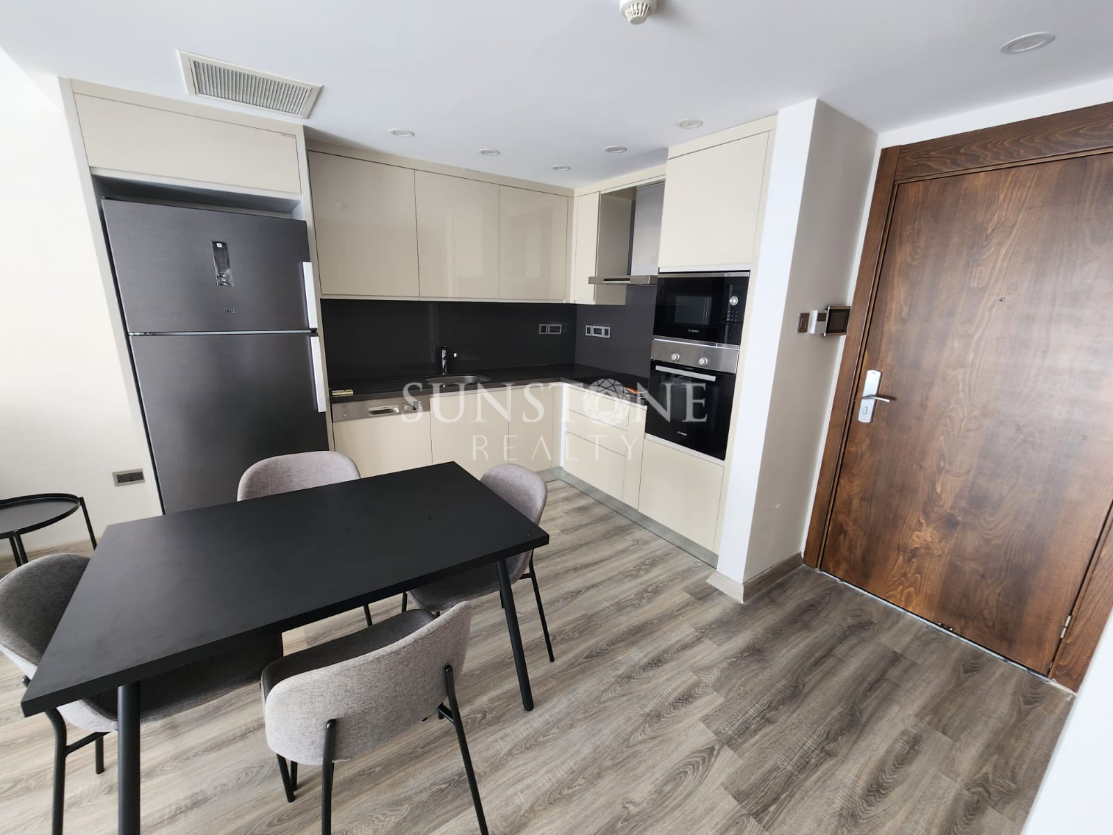 Kıbrıs Girne Merkezde Satılık Türk Koçanlı 2+1 Lüks Daire. 15