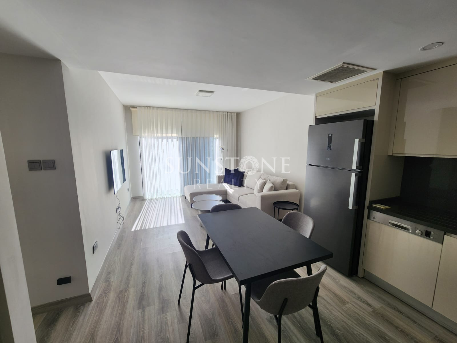 Kıbrıs Girne Merkezde Satılık Türk Koçanlı 2+1 Lüks Daire. 10