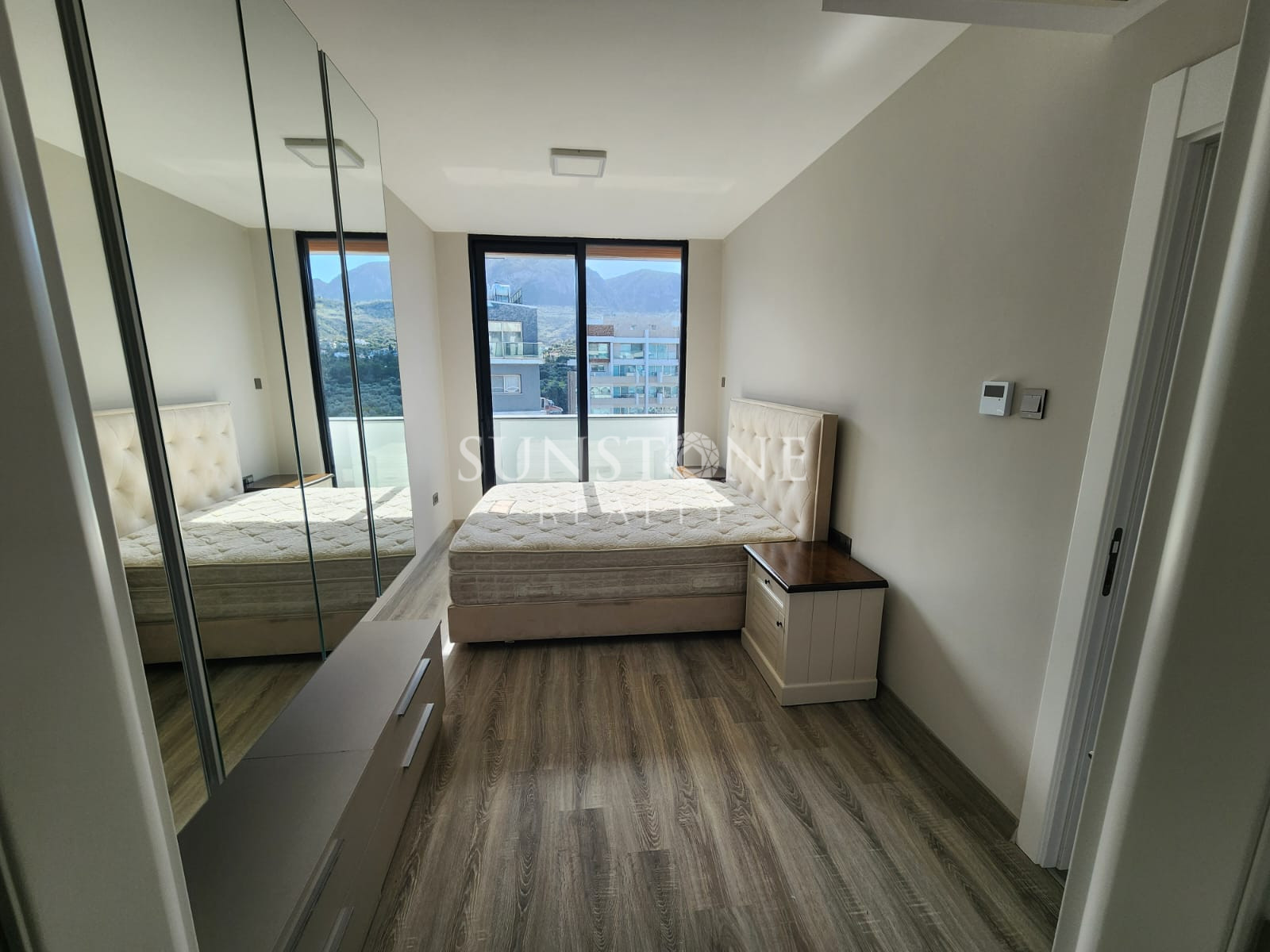 Kıbrıs Girne Merkez'de Satılık Türk Kocanli 3+1 Lüks Daire 24