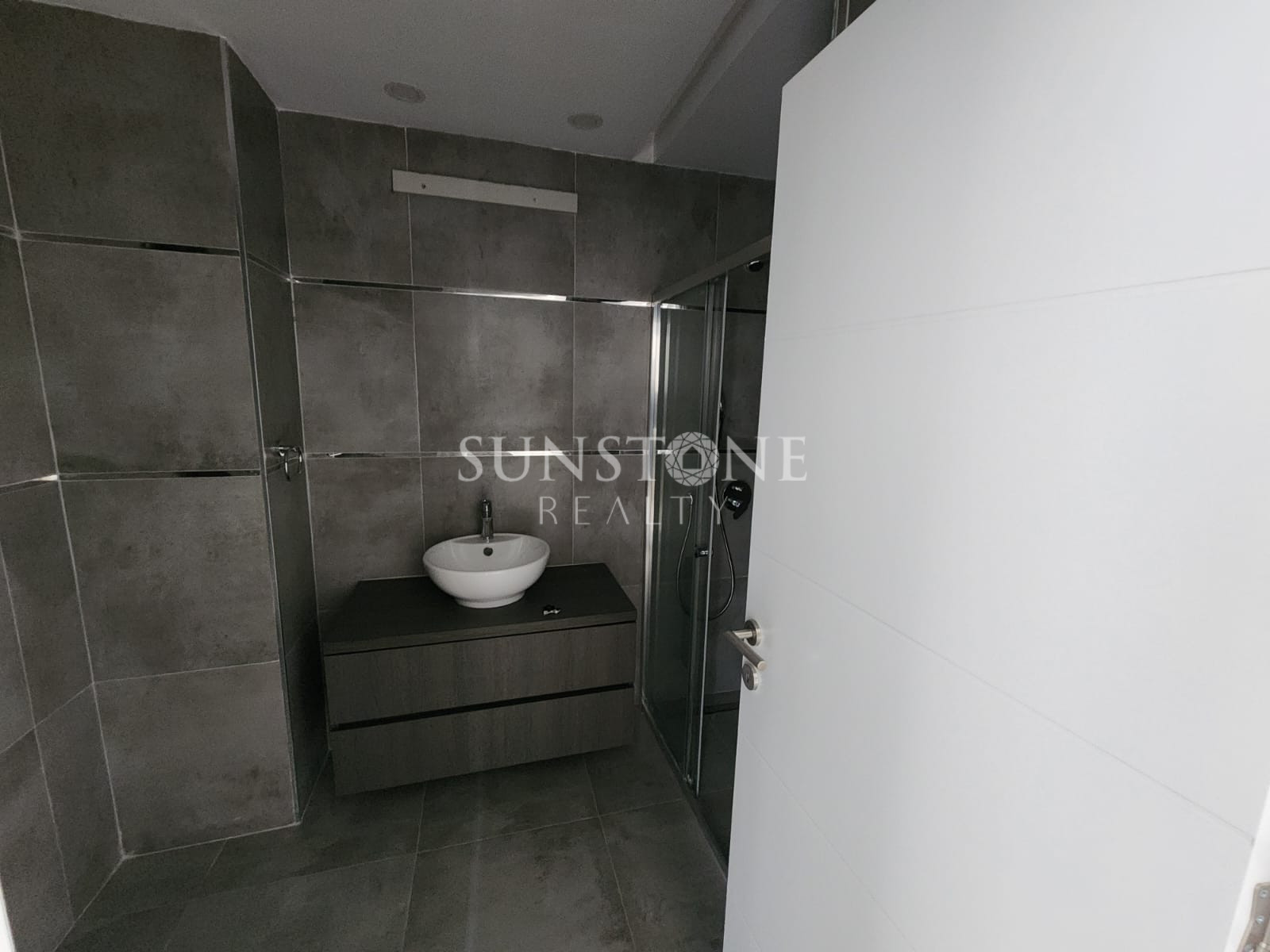 Kıbrıs Girne Merkez'de Satılık Türk Kocanli 3+1 Lüks Daire 26