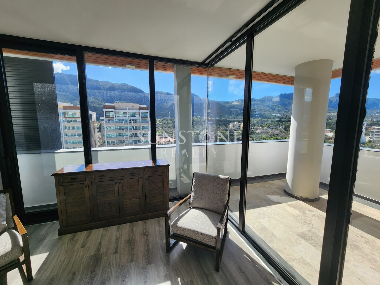 Kıbrıs Girne Merkez'de Satılık Türk Kocanli 3+1 Lüks Daire 20