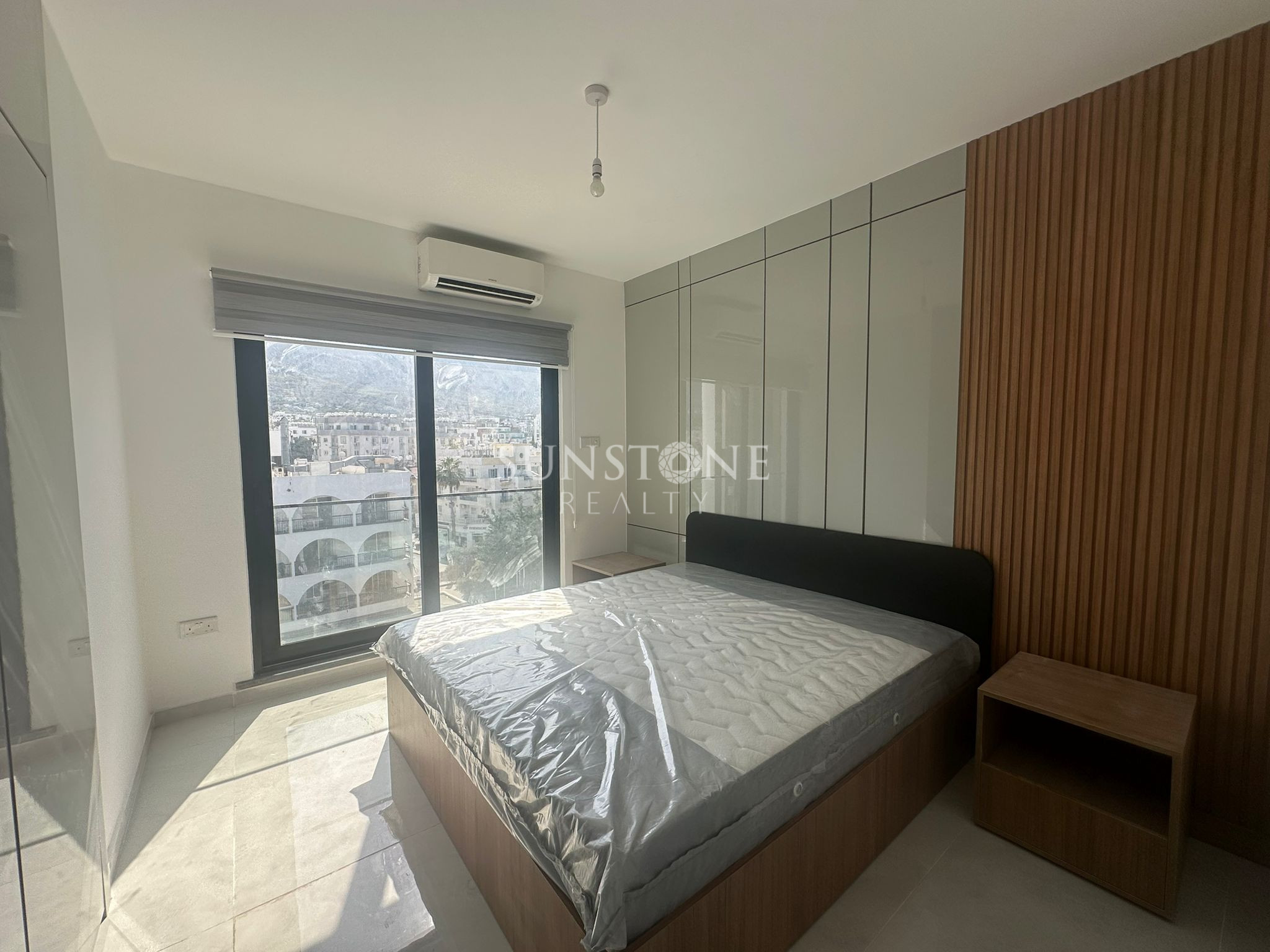 Kıbrıs Girne Merkez'de  Sıfır eşyalı Modern Kiralık 2+1 Daireler  5