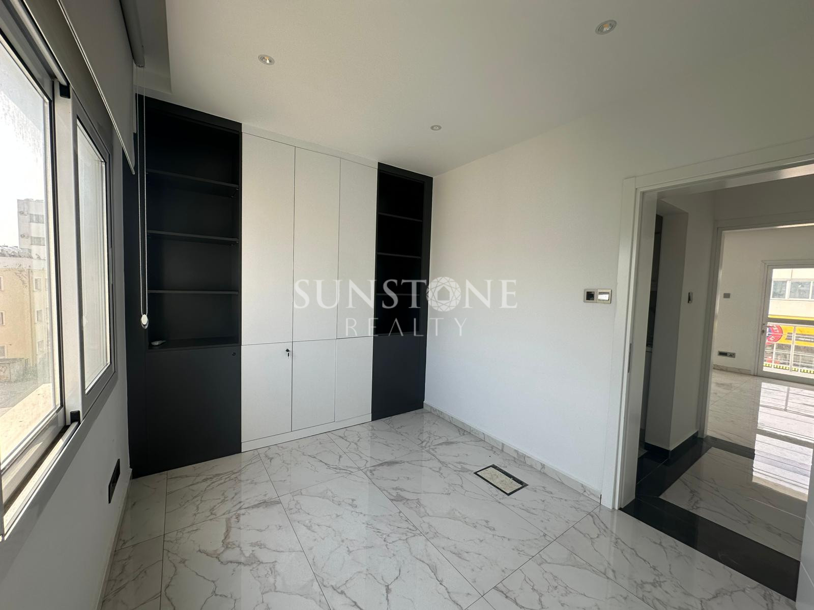 Commercial license, Rental 3-bedroom apartment in the center of Kyrenia, Northern Cyprus 3