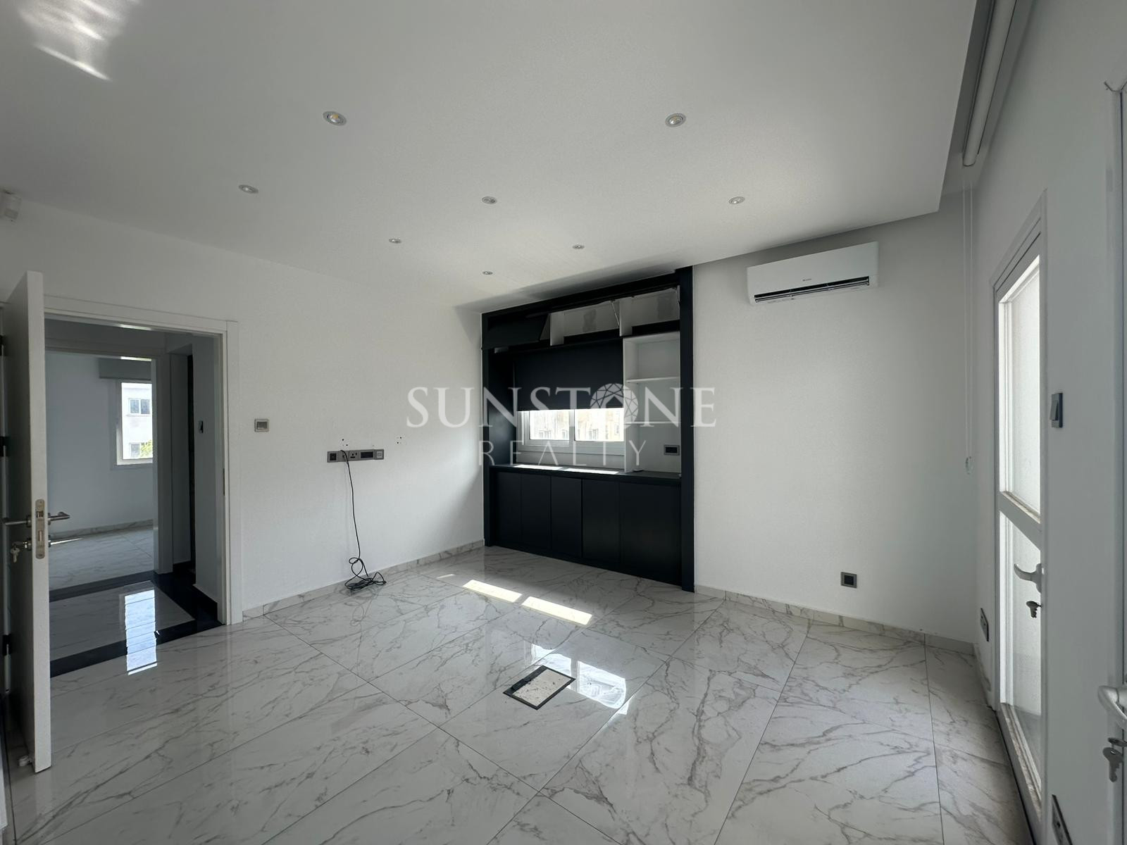 Commercial license, Rental 3-bedroom apartment in the center of Kyrenia, Northern Cyprus 4