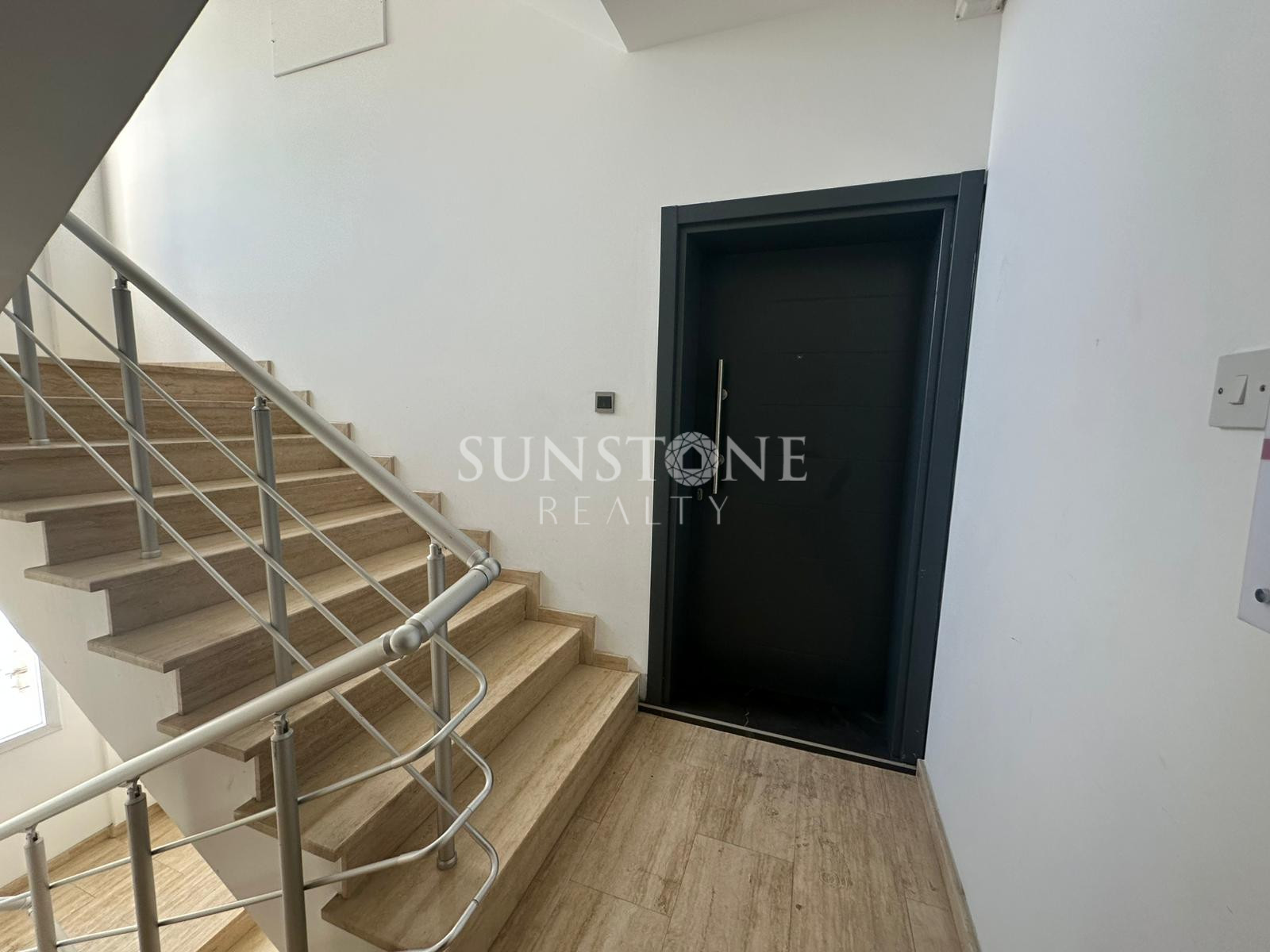 Commercial license, Rental 3-bedroom apartment in the center of Kyrenia, Northern Cyprus 14