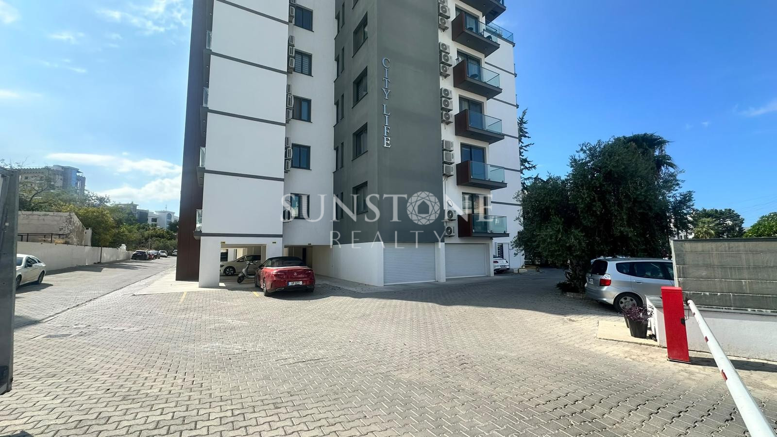 Kıbrıs Girne Merkez'de Türk Mahallesinde Türk Koçanlı Full Eşyalı Modern Tasarımlı Satılık 2+1 Daire 7