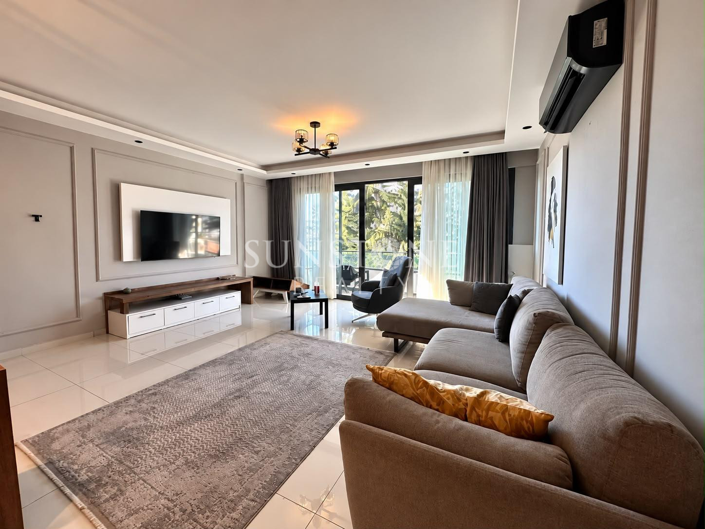 Kıbrıs Girne Merkez'de Türk Mahallesinde Türk Koçanlı Full Eşyalı Modern Tasarımlı Satılık 2+1 Daire 2
