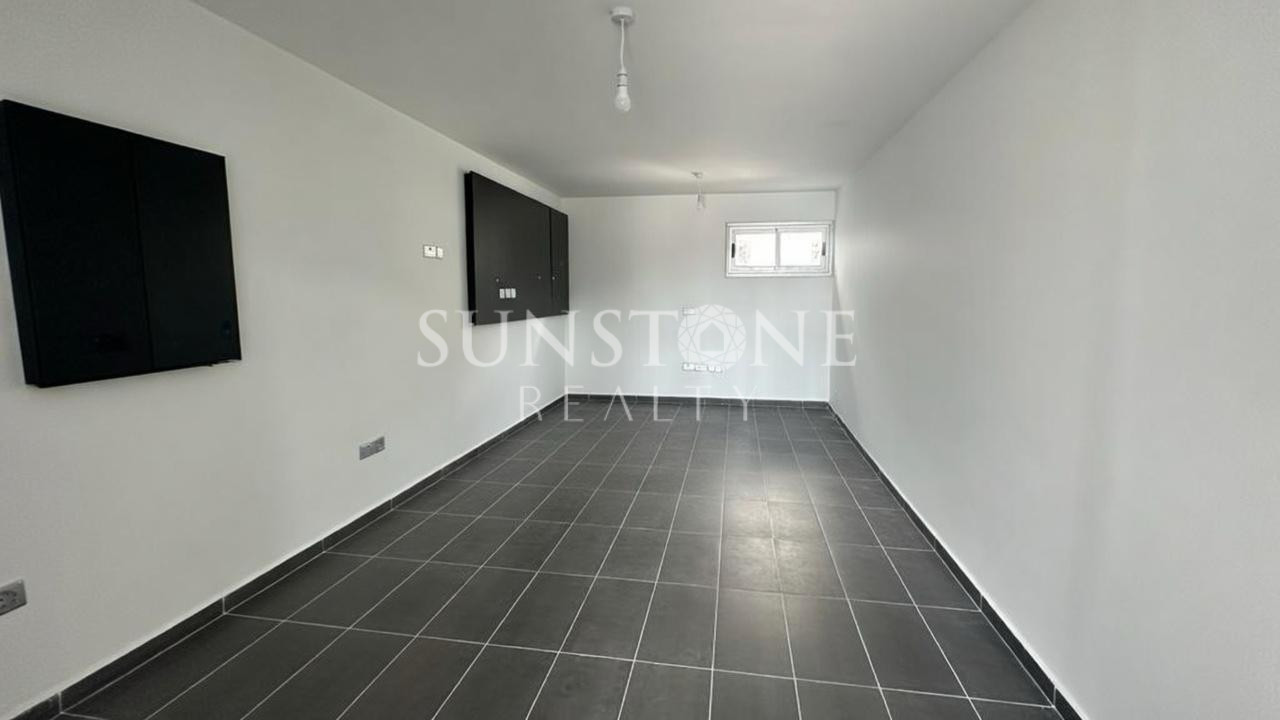 Kıbrıs Girne Merkez'de Yol Üzeri Kiralık  Dükkan  6