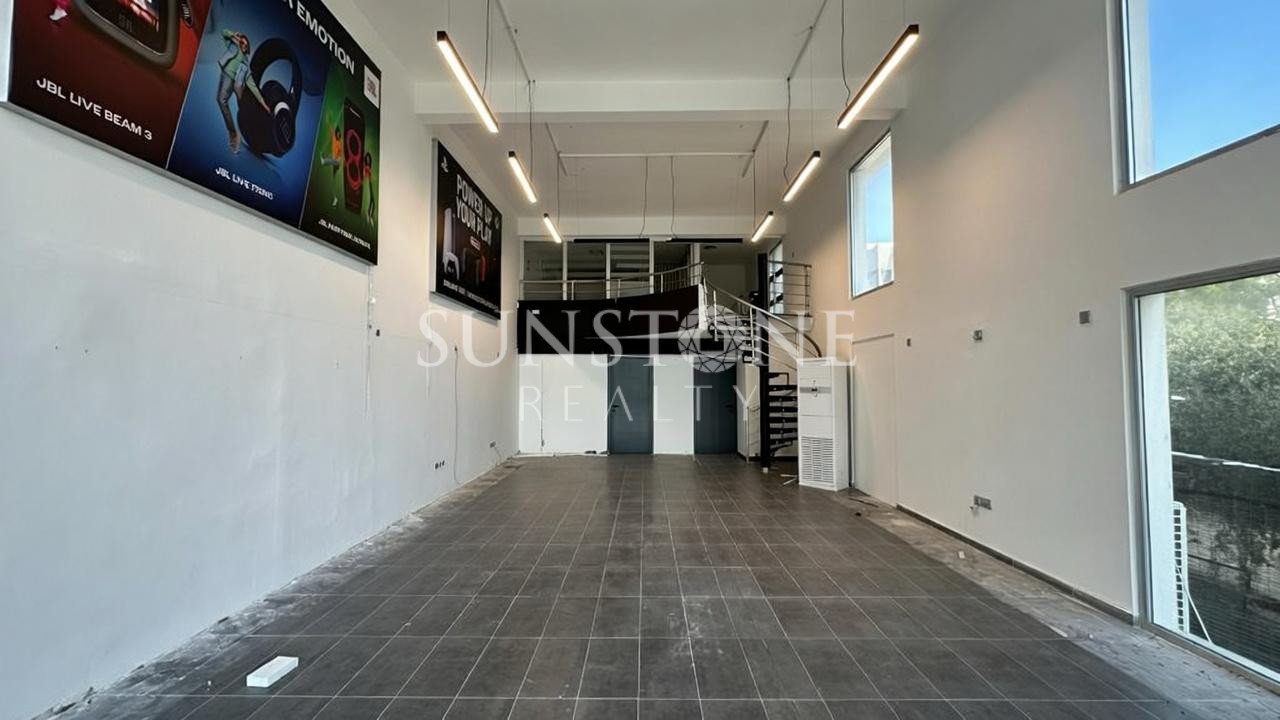 Kıbrıs Girne Merkez'de Yol Üzeri Kiralık  Dükkan  2